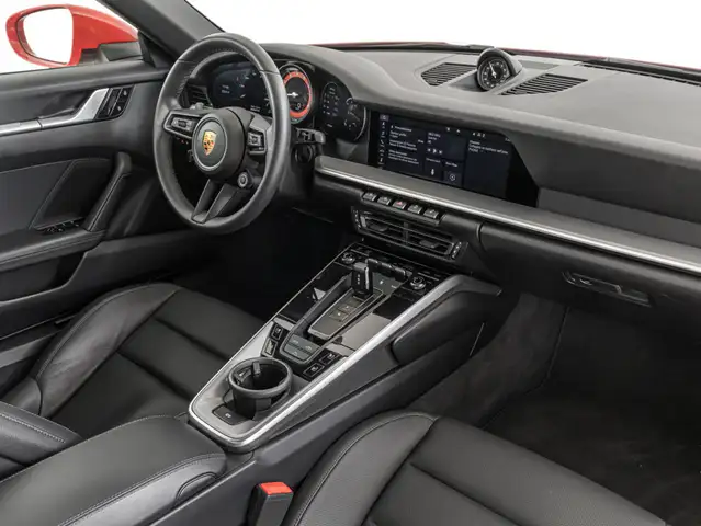 Porsche 911 view 11