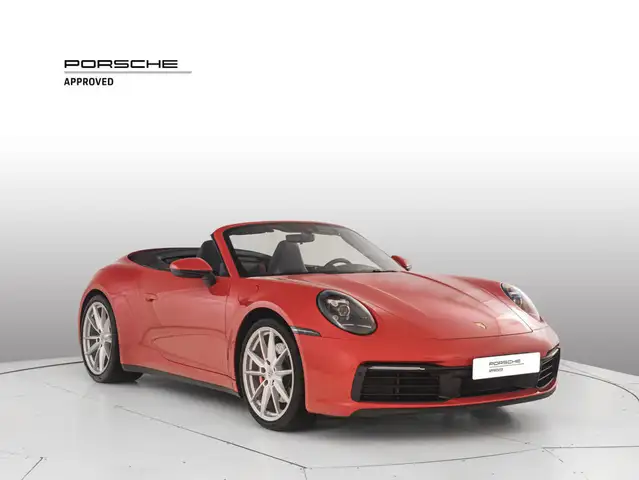Porsche 911 view 7