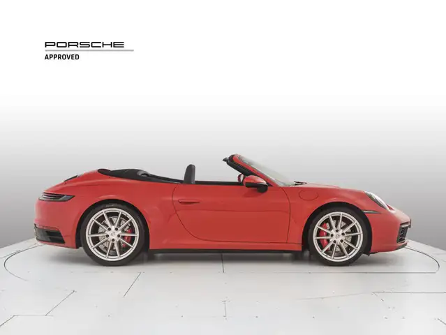 Porsche 911 view 6