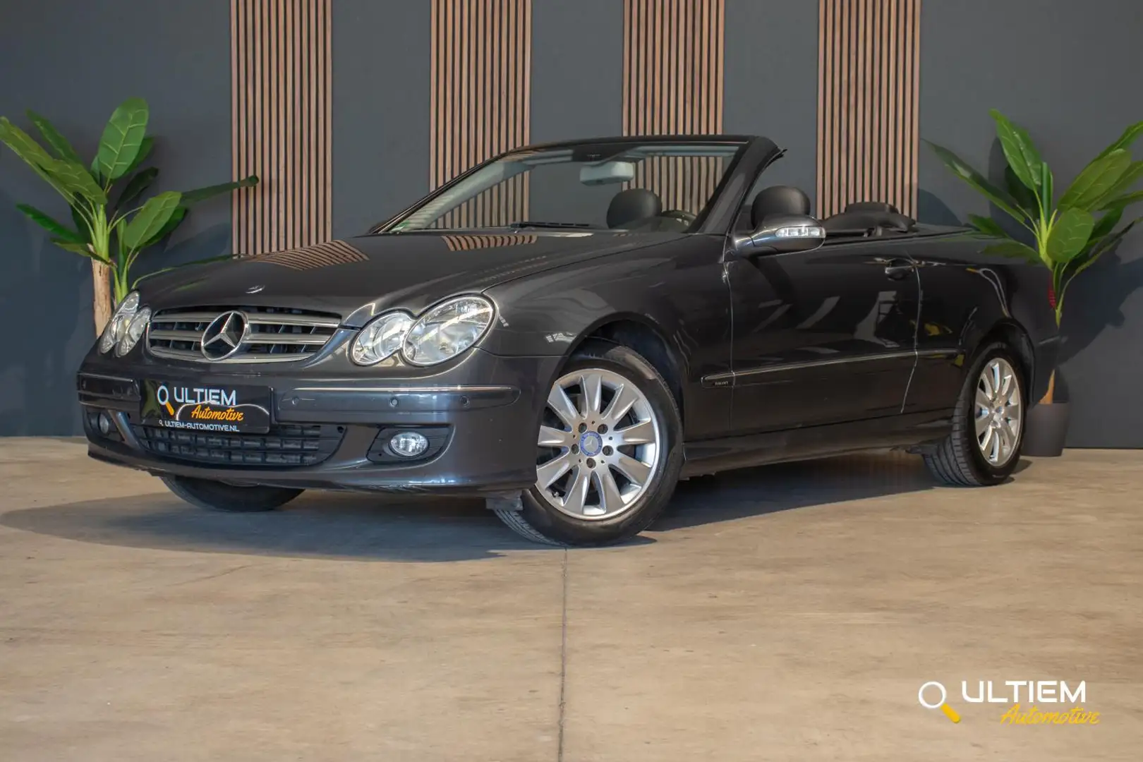 Mercedes-Benz CLK 200 Cabrio K. Avantgarde | YOUNGTIMER Grijs - 1