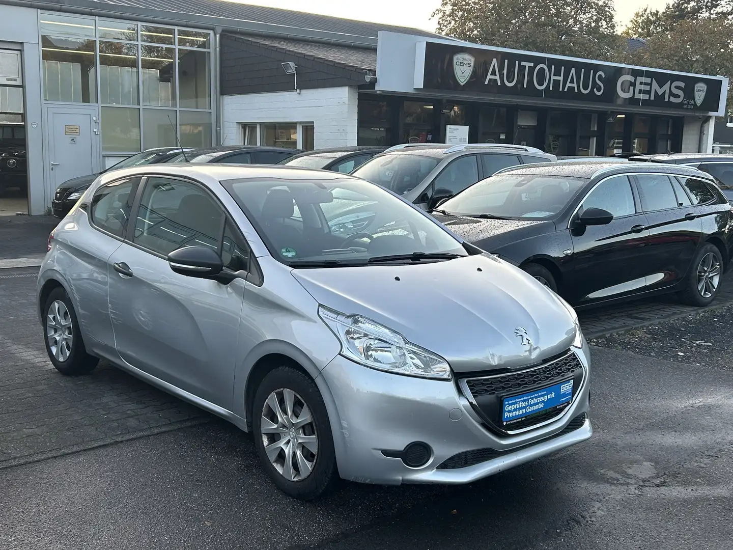 Peugeot 208 Access BT-Audio AHK Dachträger Gris - 1