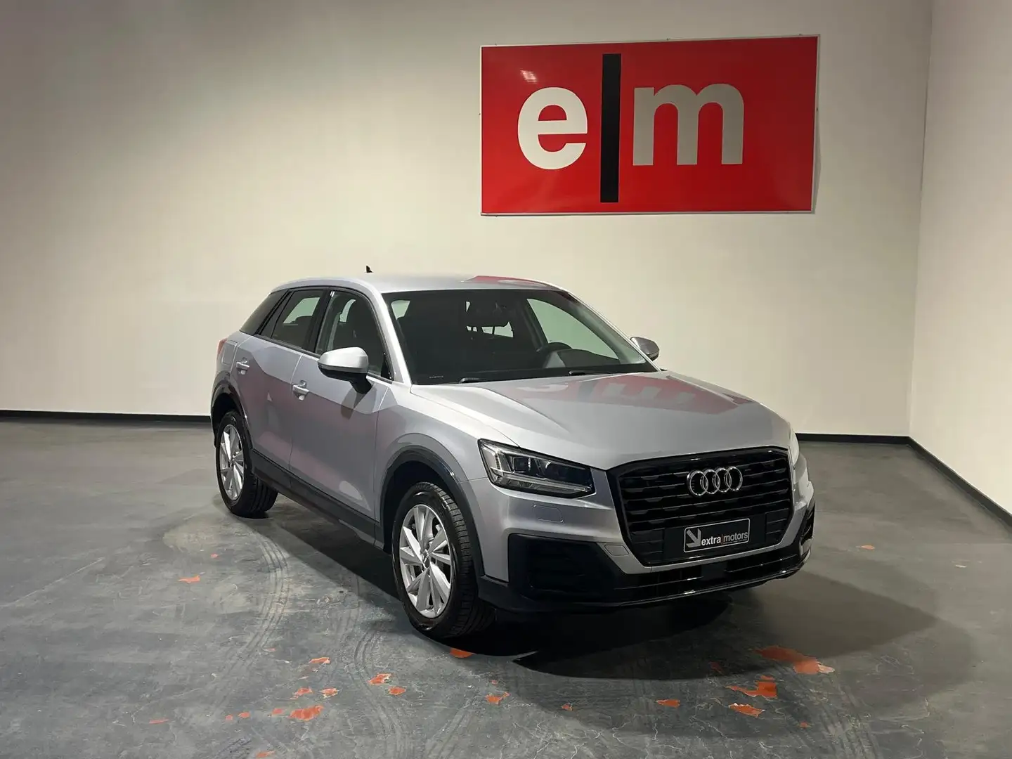 Audi Q2 1.5 TFSI BUSINESS Argent - 2