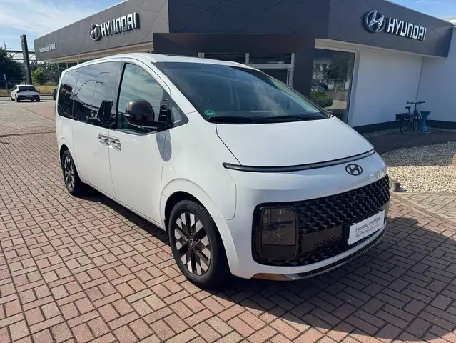 Hyundai STARIA STARIA DIESEL 2.2 CRDi Signature