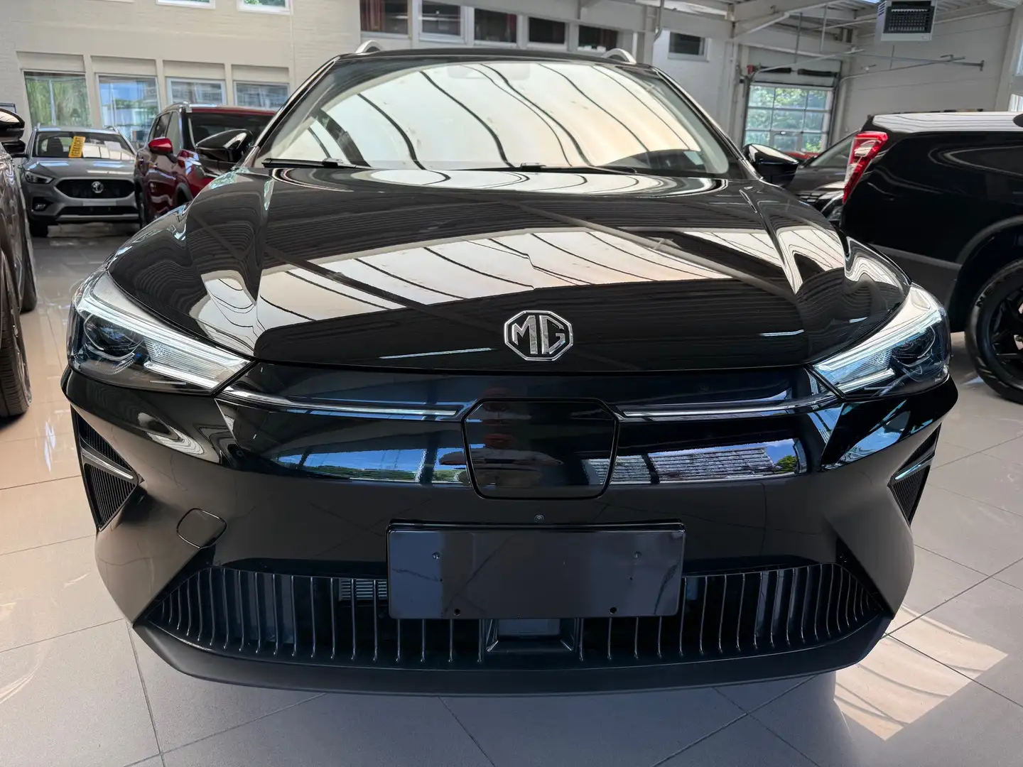 MG MG5 61 kWh LUXURY+LEDER/360° CAMERA/EL.ZETEL-NIEUW Zwart - 2
