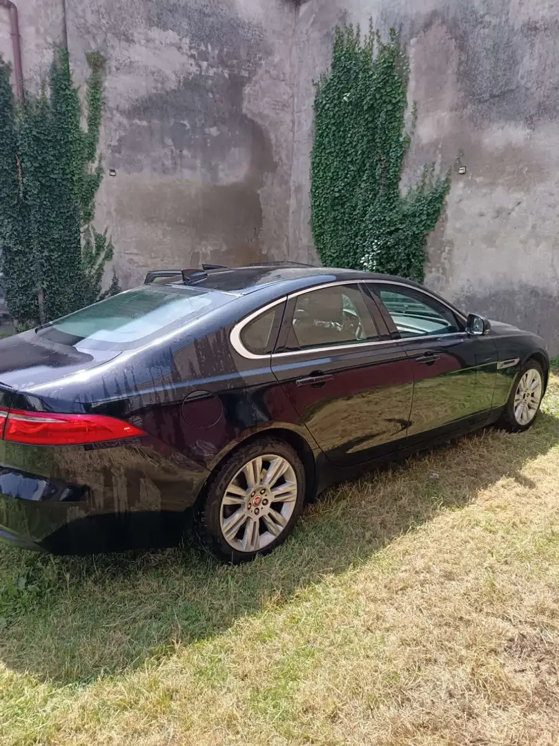 Jaguar XF 2.0 D 180 CV aut. R-Sport Noir - 2