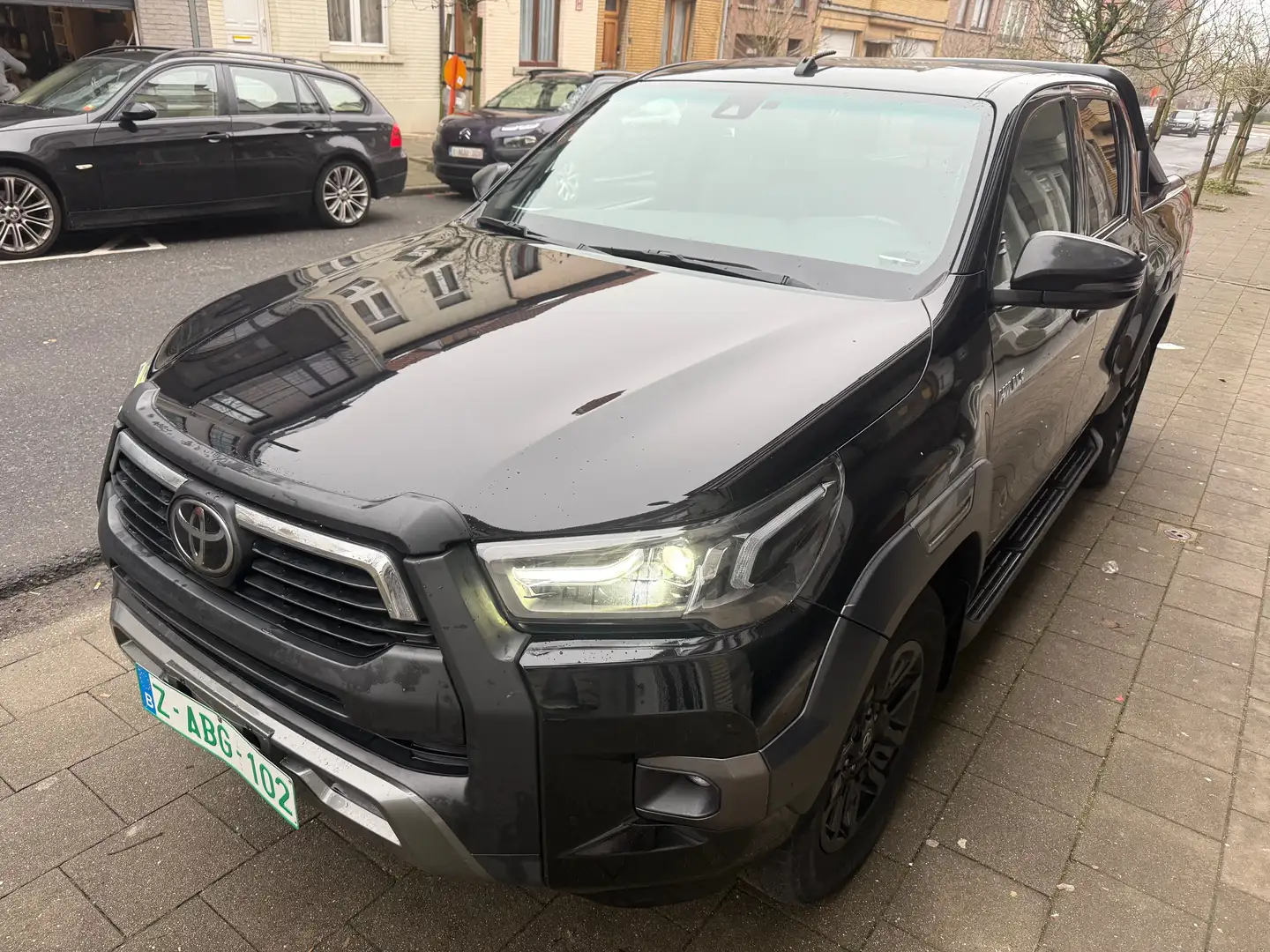 Toyota Hilux 2.8 D-4D Invincible 78000KM NEUF FULL OPTION ✅ Noir - 2