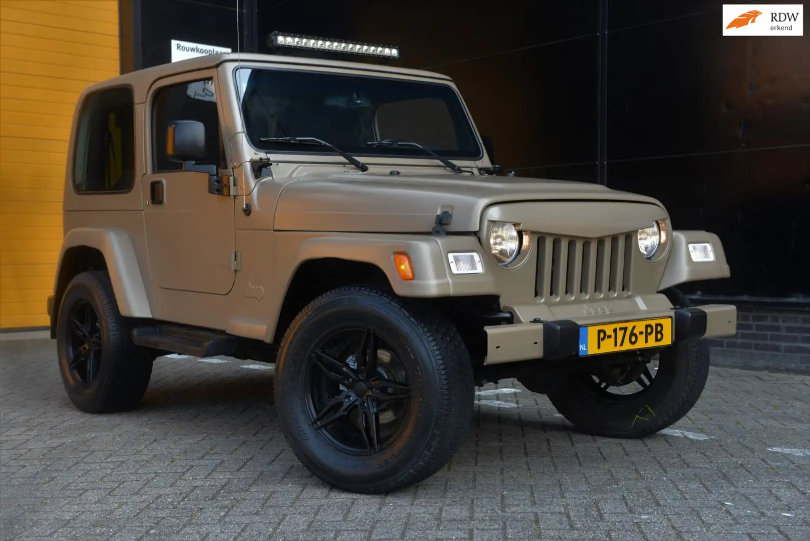 Jeep Wrangler 4.0i Hardtop / Automaat / Nette Staat / Airco / Al Коричневий - 1