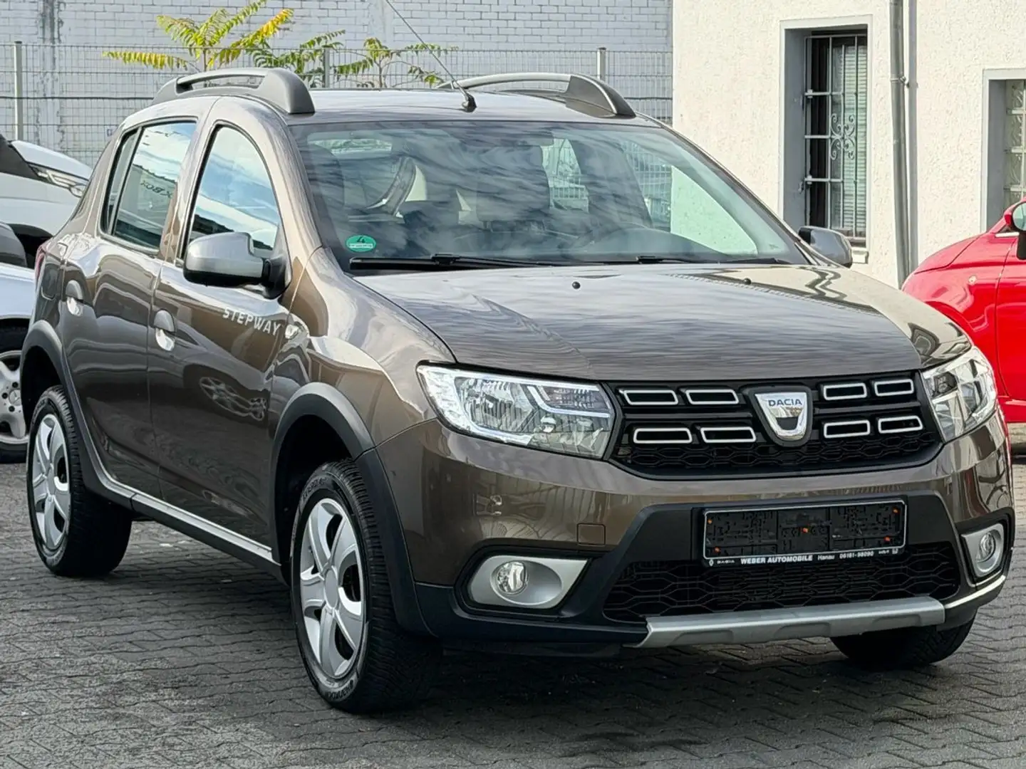 Dacia Sandero II Stepway Prestige Braun - 1