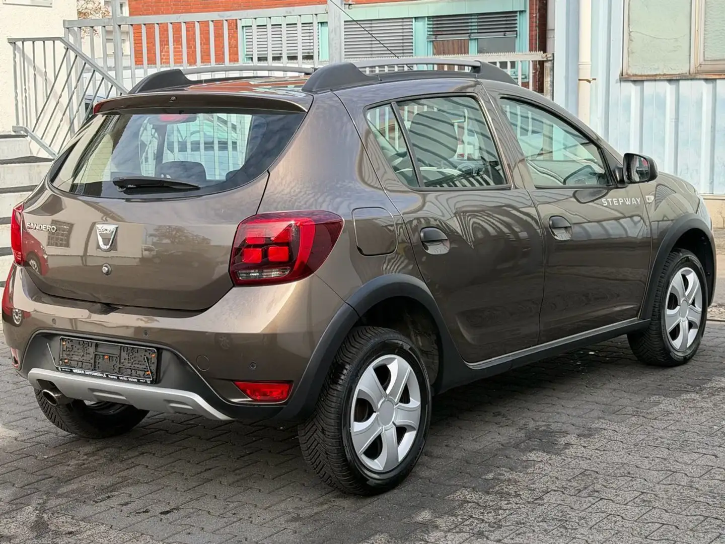 Dacia Sandero II Stepway Prestige Braun - 2
