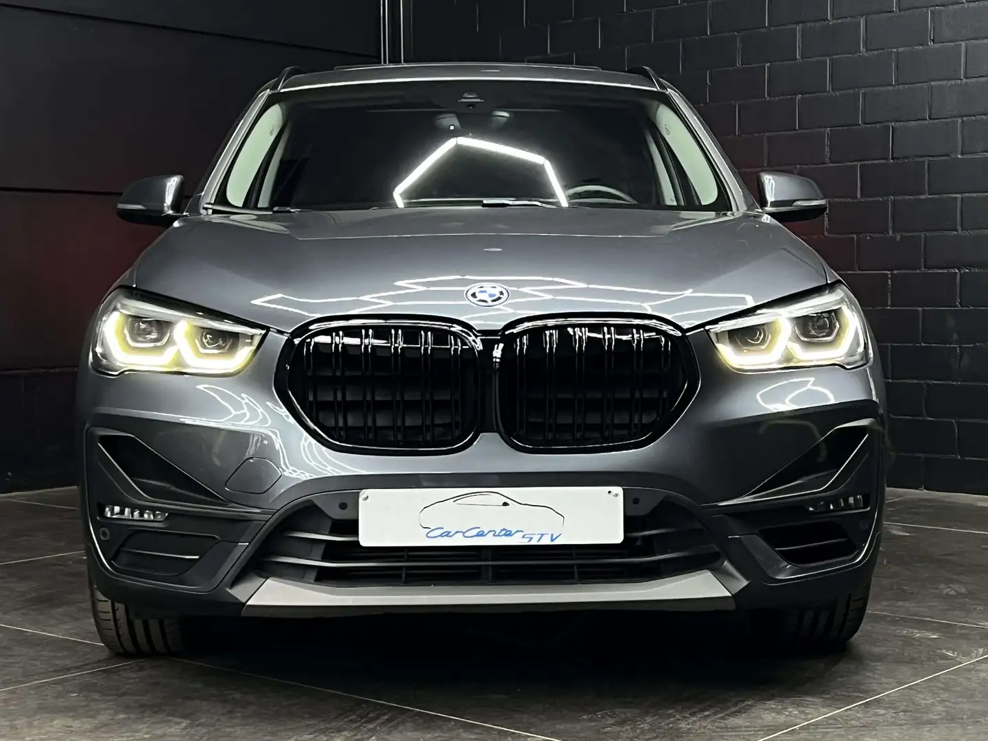 BMW X1 xDrive25e Plug-in Hybrid / Pano dak / LED / Camera Gris - 2