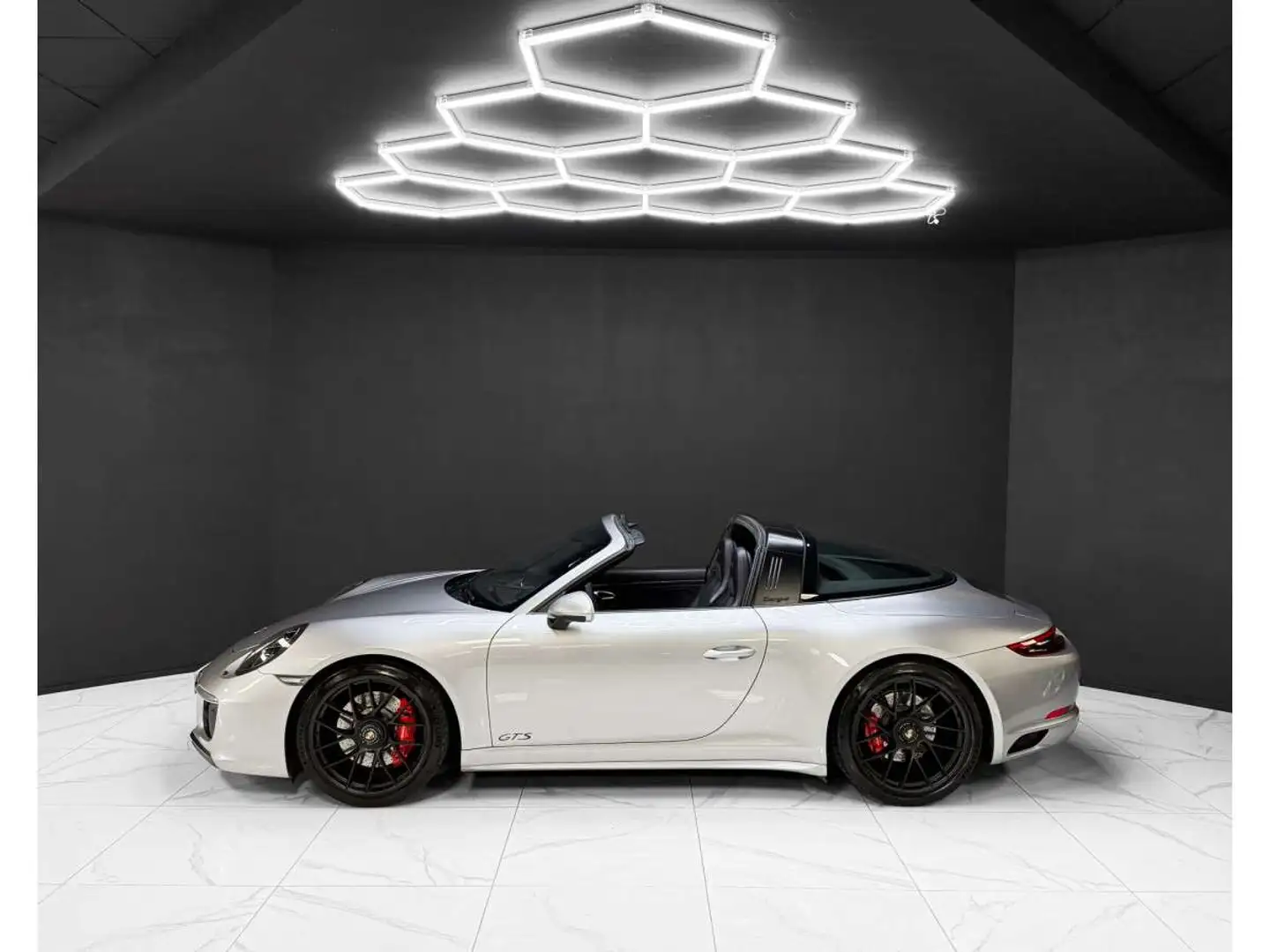 Porsche 991 991.2 Targa 4 GTS - 1st owner - full Porsche servi Grijs - 2