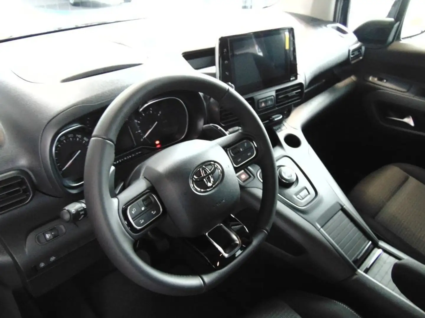 Toyota Proace City Verso 1.5D 130 CV S&S L1 Szary - 2