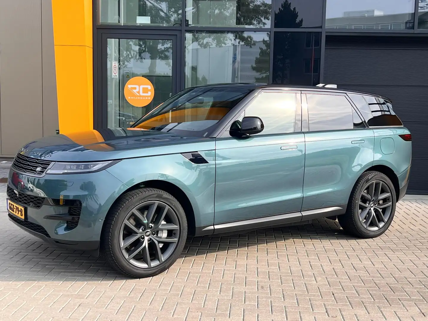 Land Rover Range Rover Sport 3.0 P460e SE PHEV Pano!! Grün - 2
