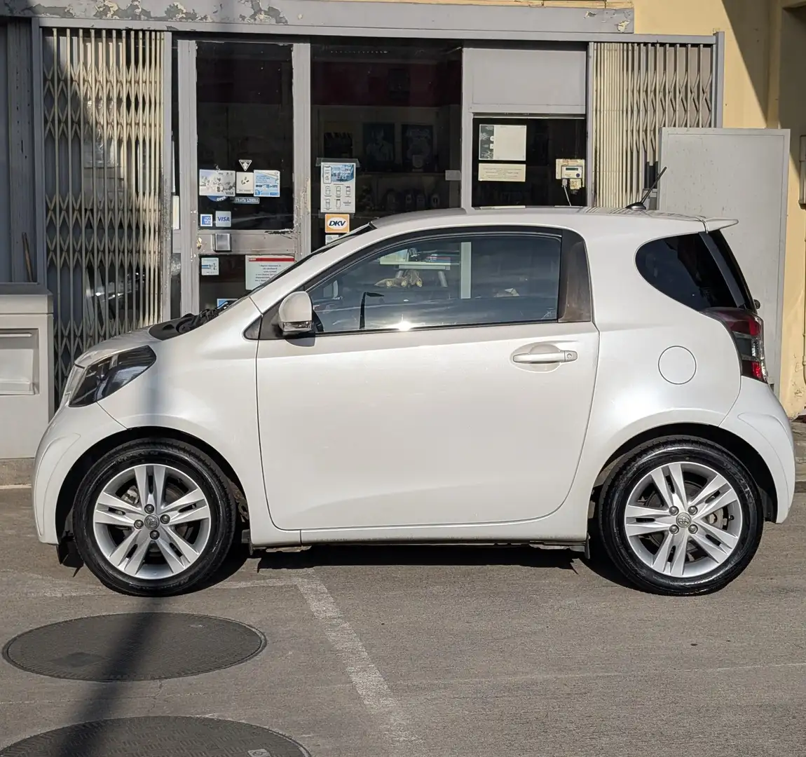 Toyota iQ 1.3 Executive s&s 6m E5 - 2