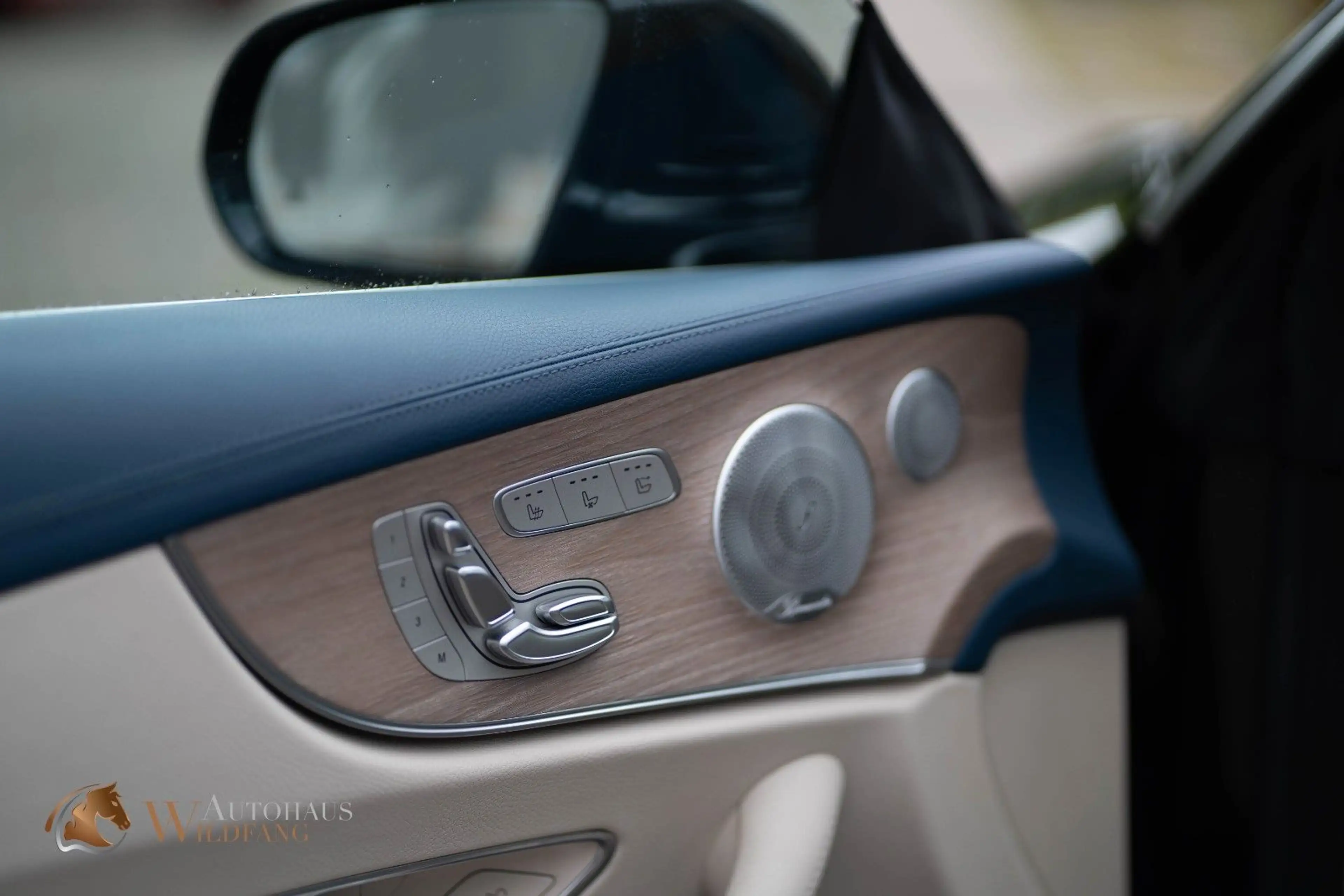 Mercedes-Benz E 200 E200 BURMESTER+LED+MEMORY+AIRSCARF+LEDER+DISTR. — photo 10