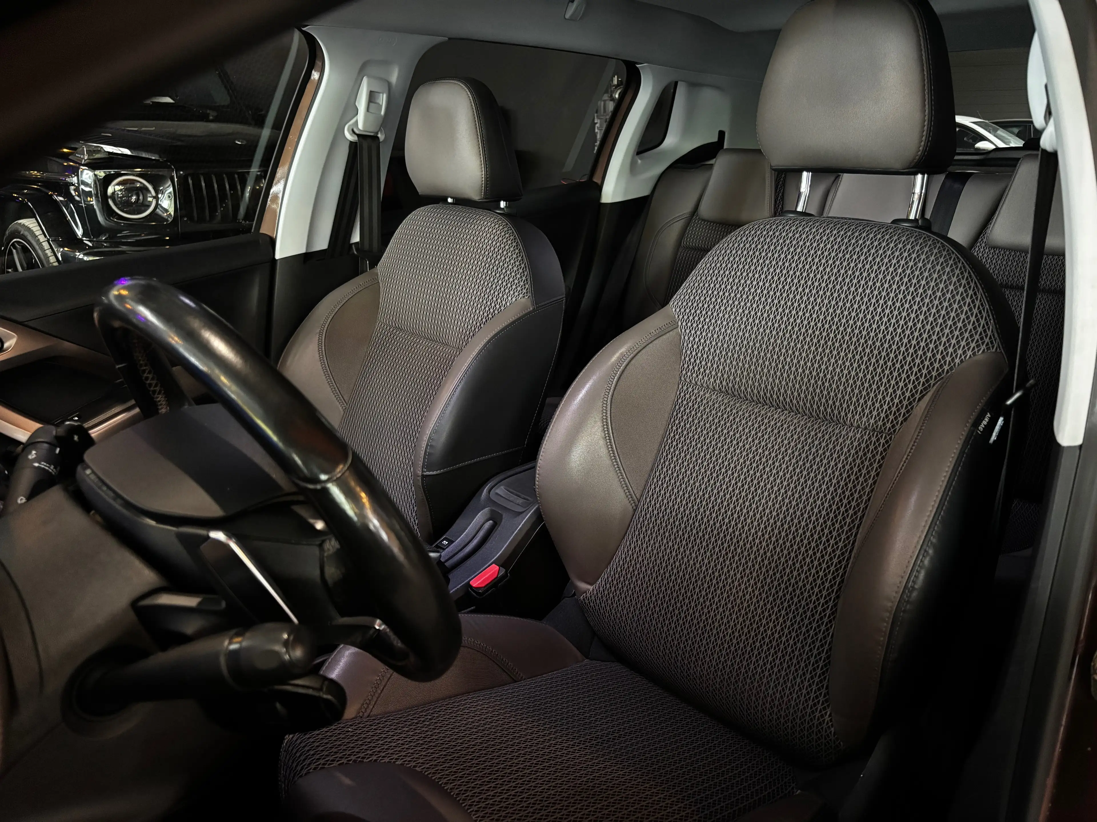Peugeot 2008 2008 1.6i Allure / AUTOMATIQUE /12 MOIS DE GARANTIE — photo 5
