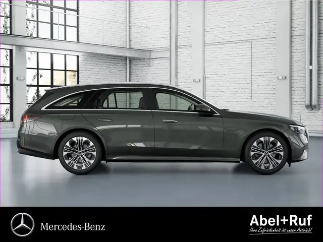 Mercedes-Benz 220 view 6