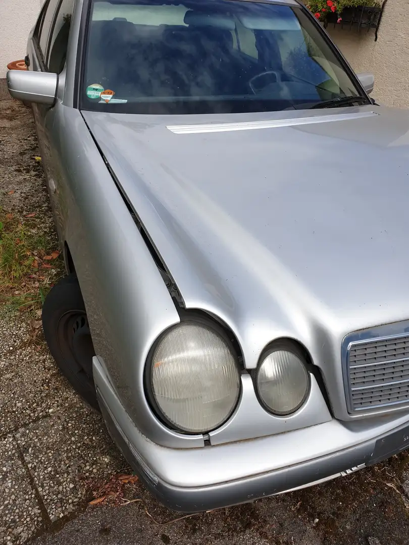 Mercedes-Benz E 220 E 220 Plateado - 1