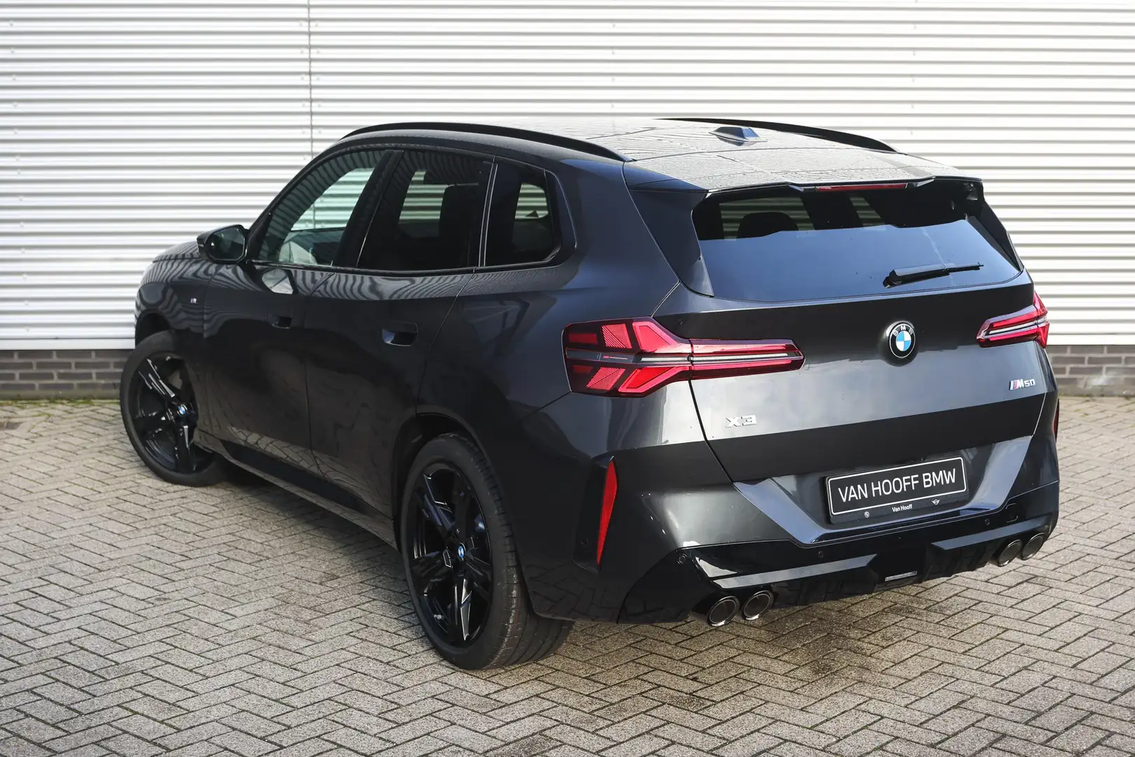 BMW X3 M50 Automaat / Panoramadak / Trekhaak / Sportstoel Grijs - 2