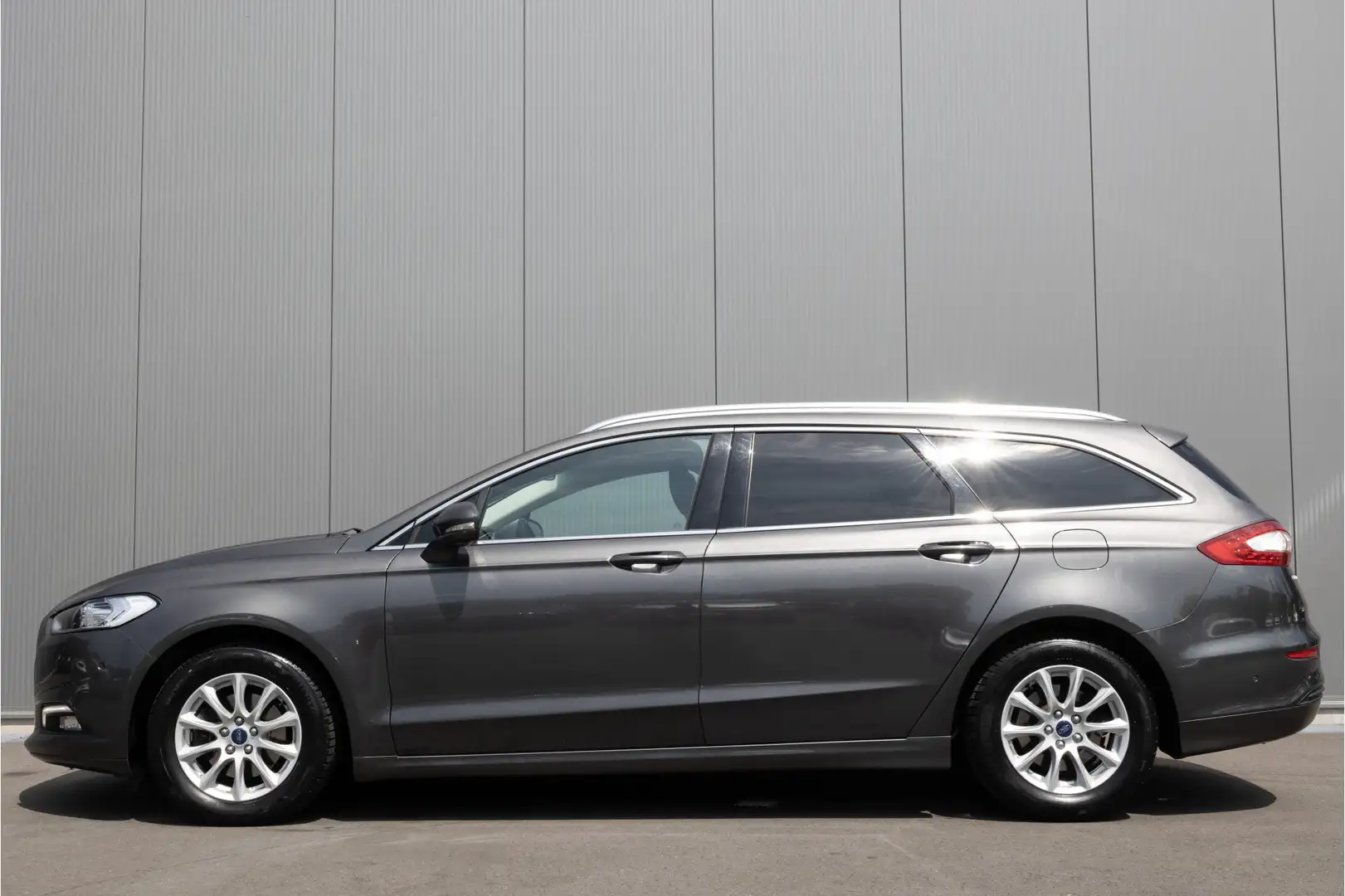 Ford Mondeo Wagon | 1.5 Titanium | CLIMATE | NAVI | STOELV | Grijs - 2