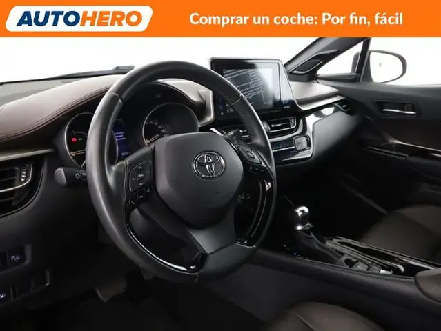 Toyota C-HR view 12