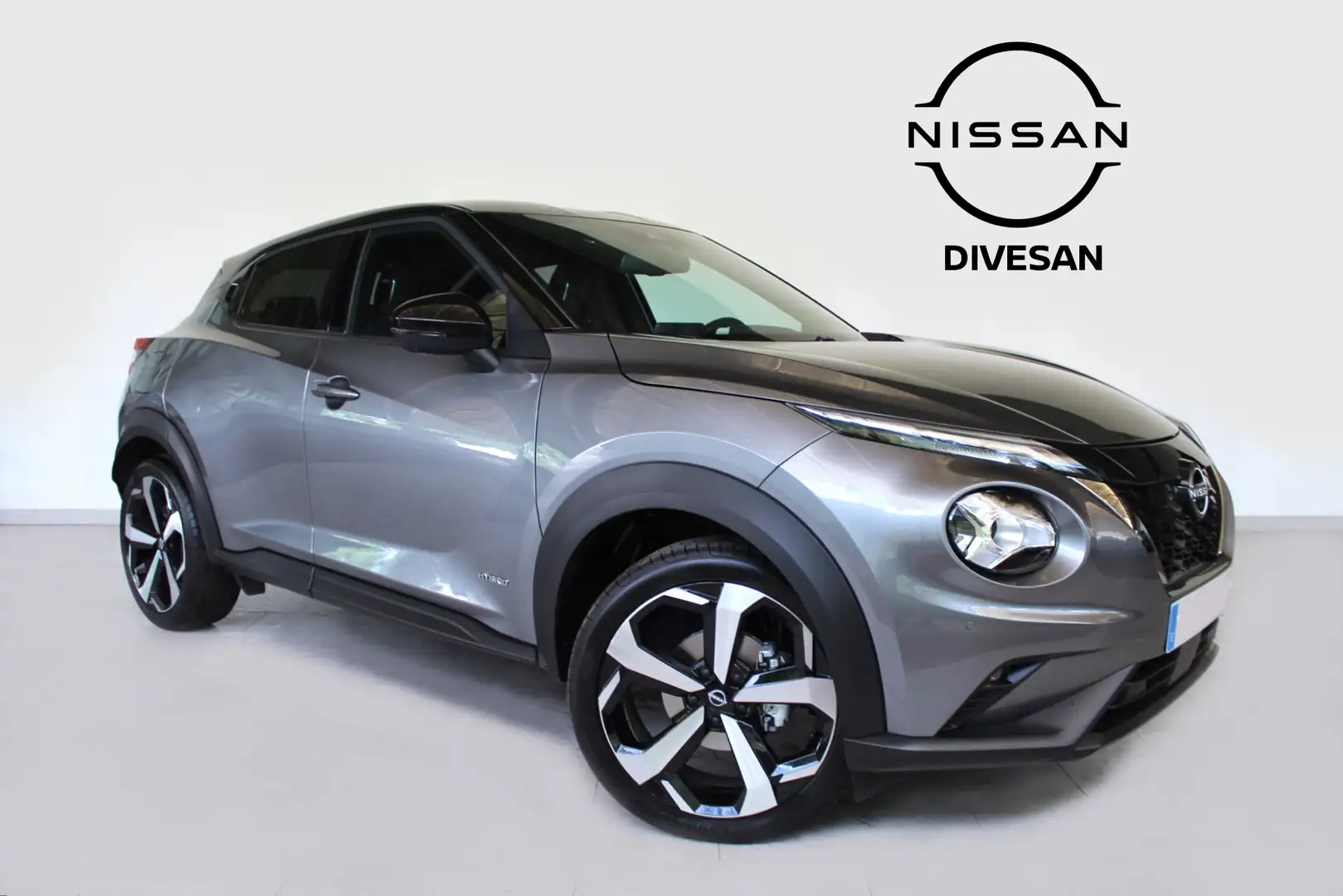 Nissan Juke 1.6 Hybrid Tekna Auto Zwart - 1