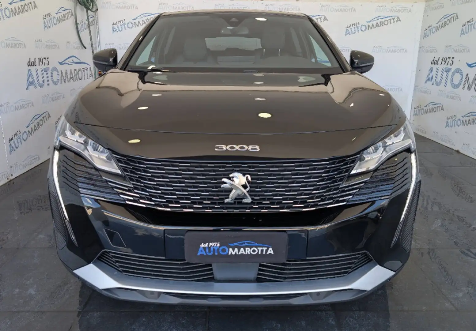 Peugeot 3008 1.5 bluehdi Allure Pack 130cv eat8 RESTYLING! Negro - 2