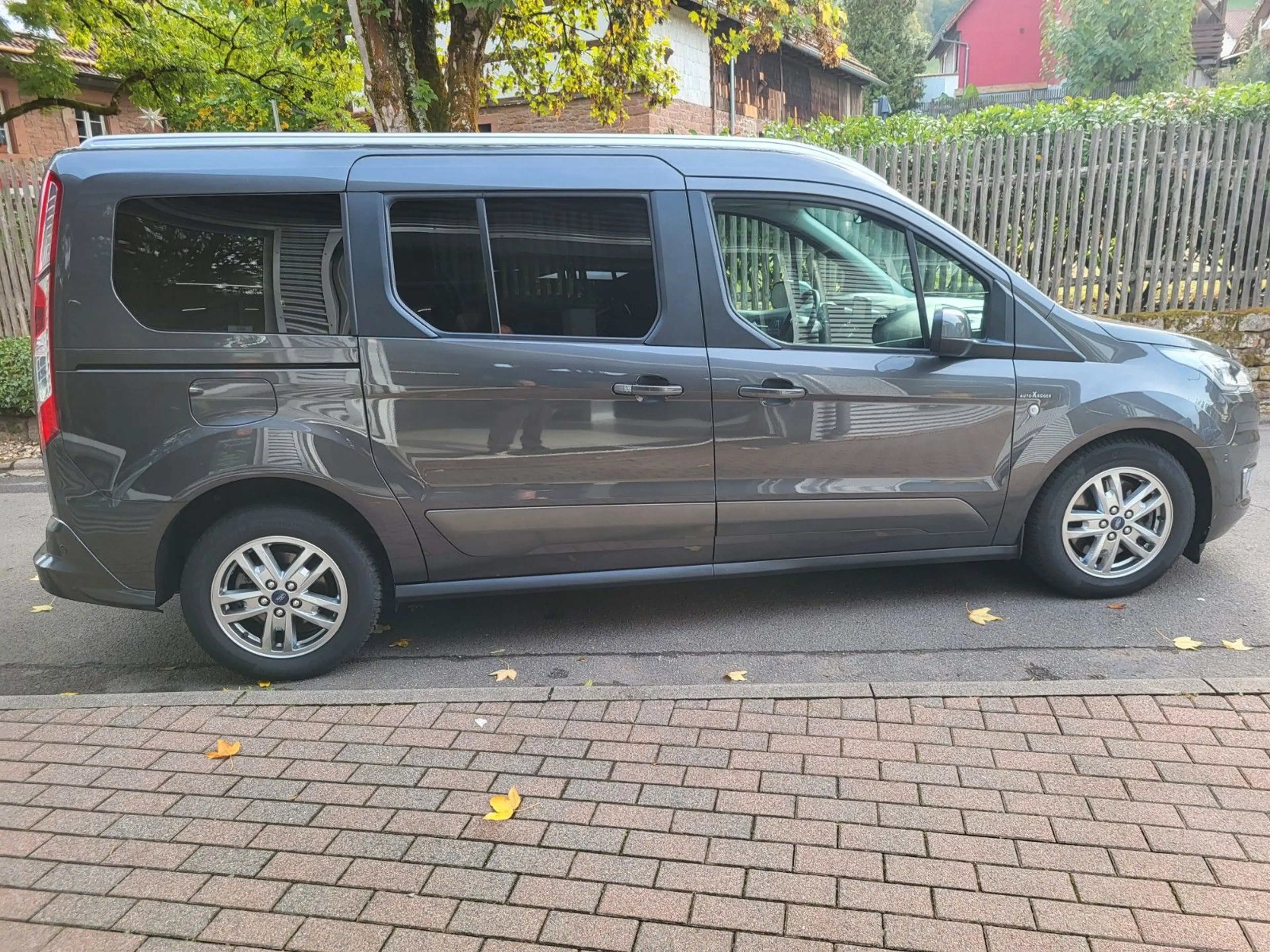 Ford Grand Tourneo Connect Titanium*7.SITZER*NAVI*ACC — photo 5