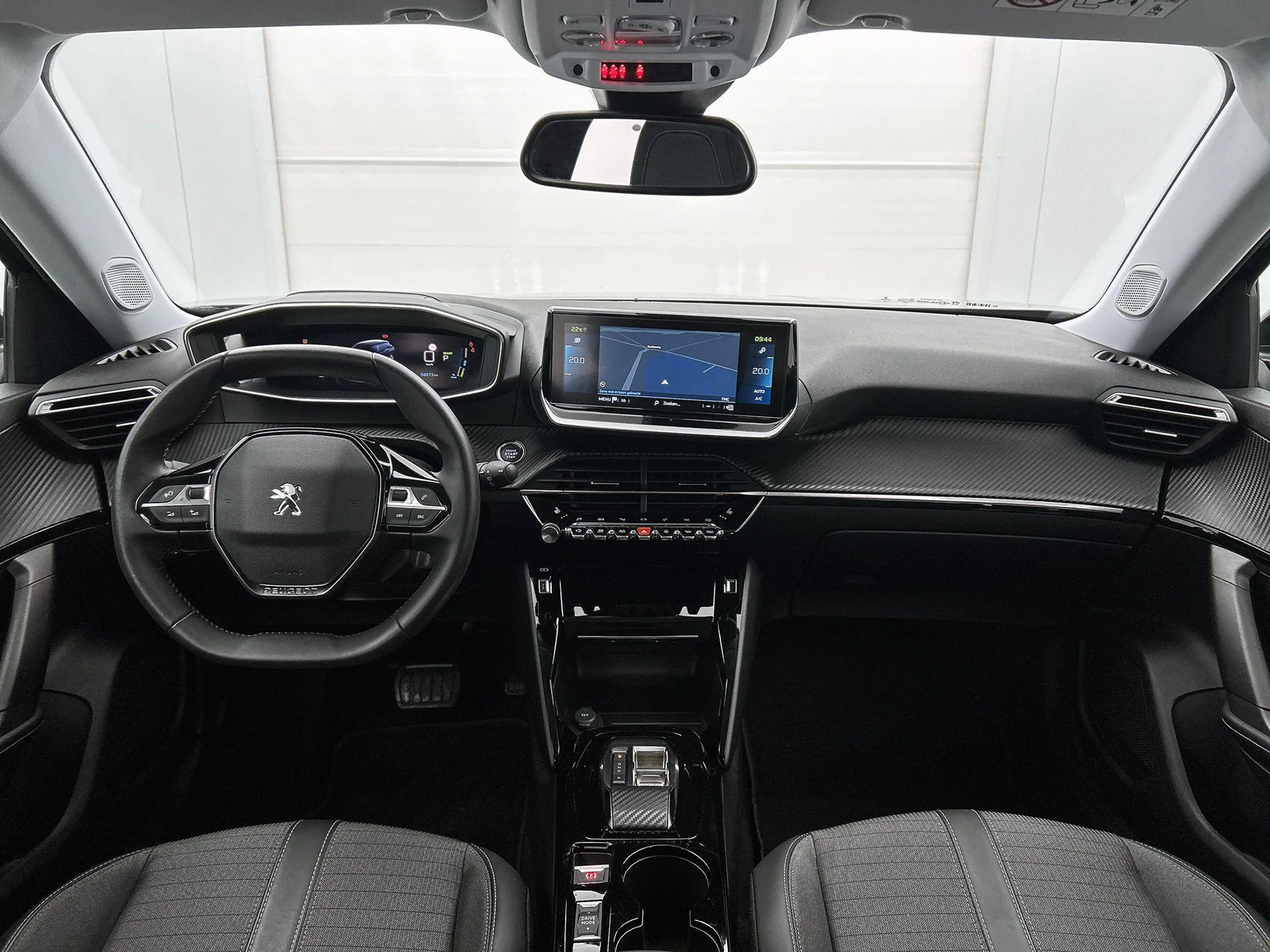 Peugeot e-2008 EV 136pk Allure Pack 50 kWh Automaat | 1ste Eigena — photo 11