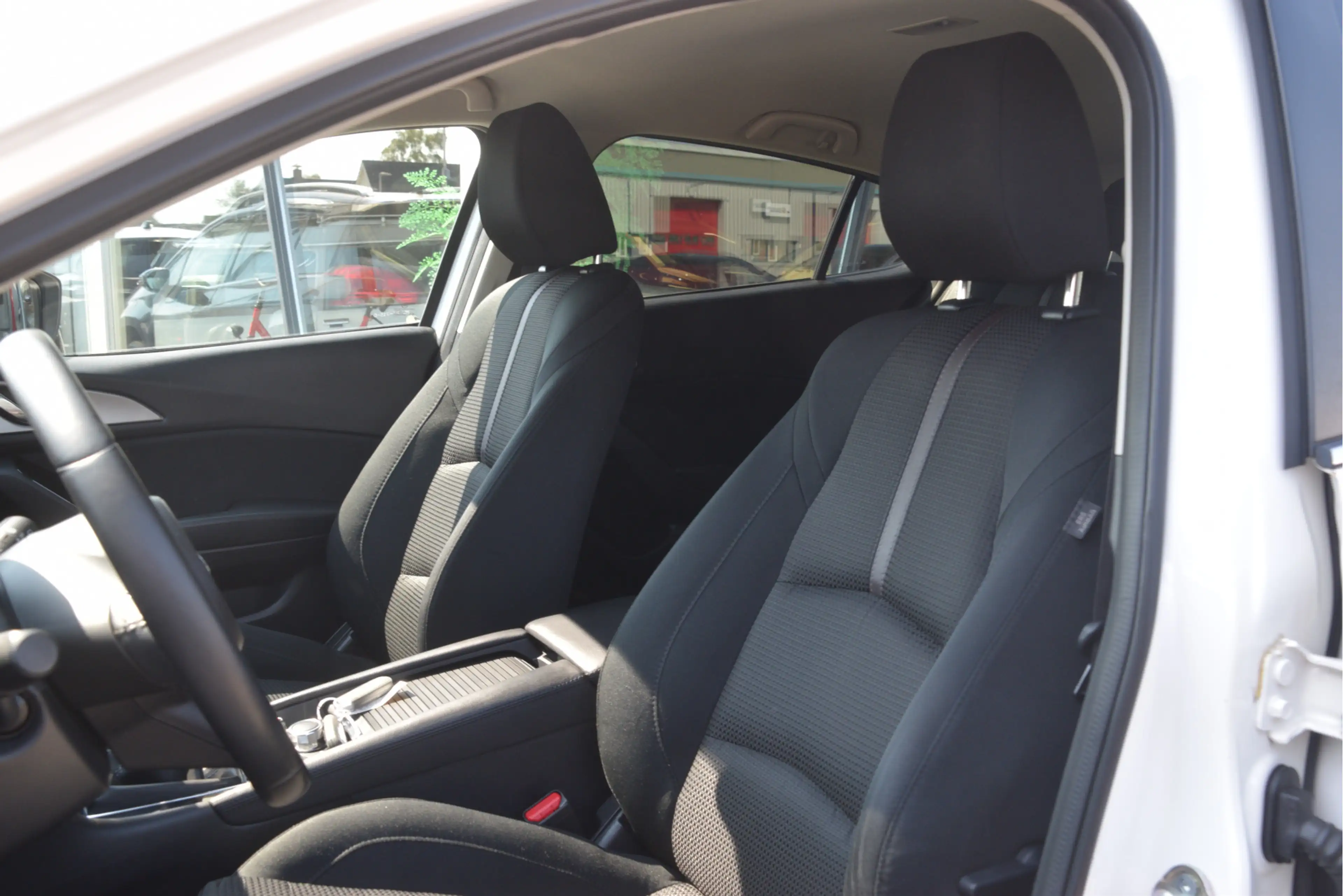 Mazda 3 2.0 SkyActiv-G 120 SkyLease+ Keyless | PDC | Cruis — photo 7