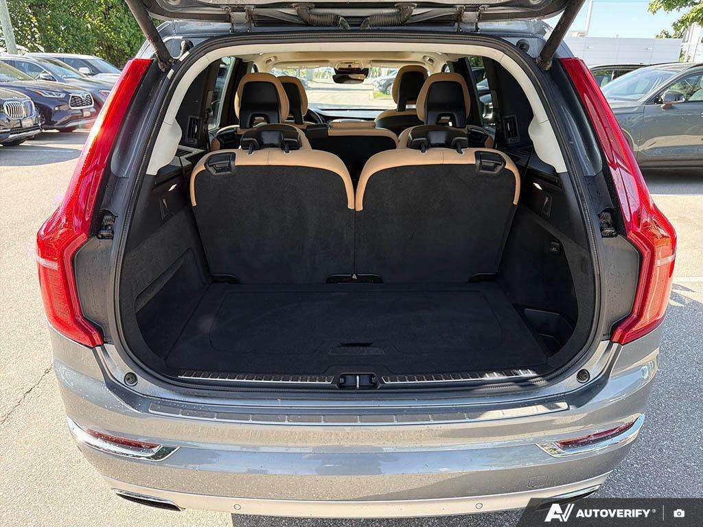 2016 Volvo XC90 T8 PHEV Inscription thumb 11