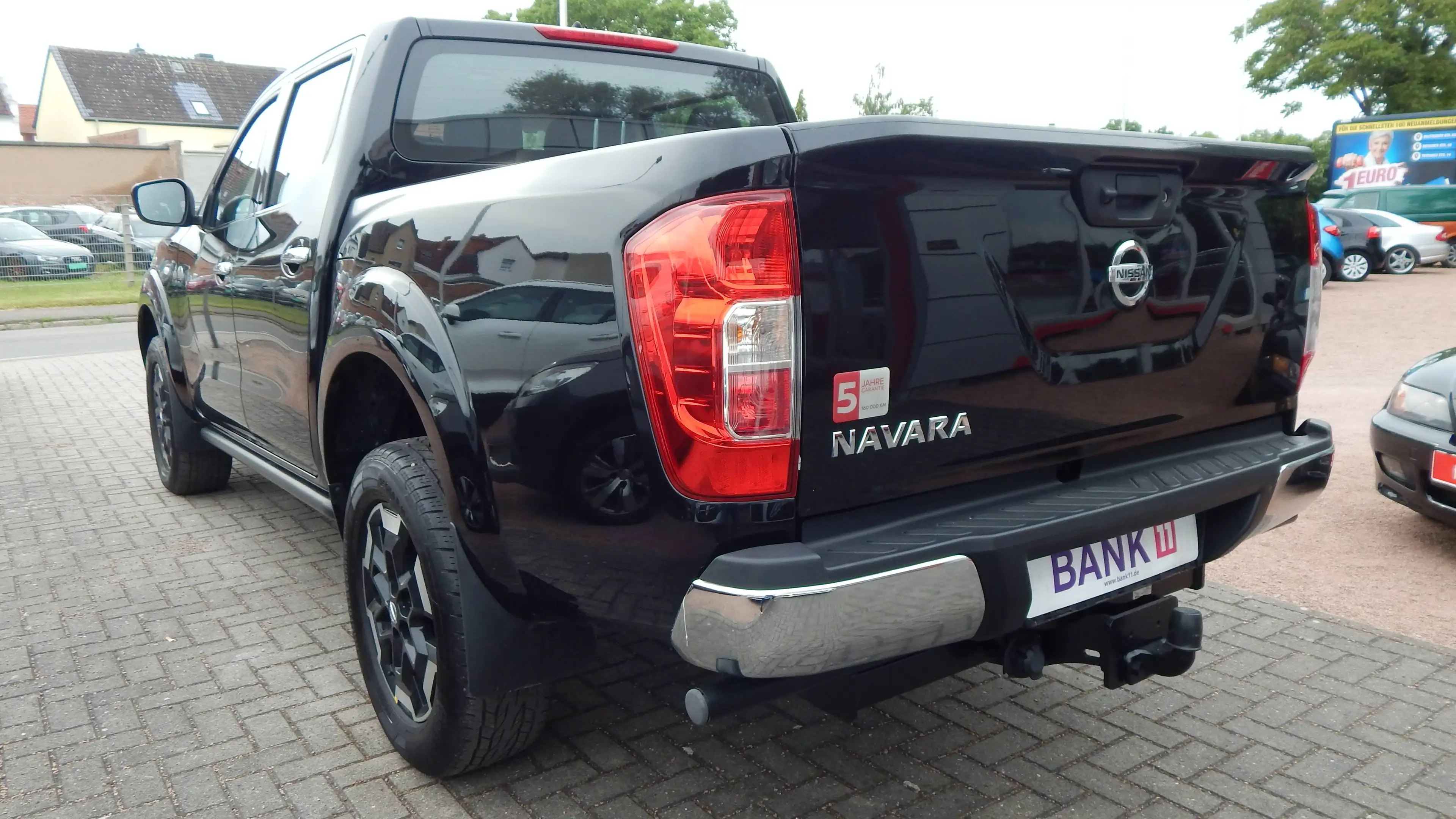 Nissan Navara Visia Double Cab 4x4 — photo 3