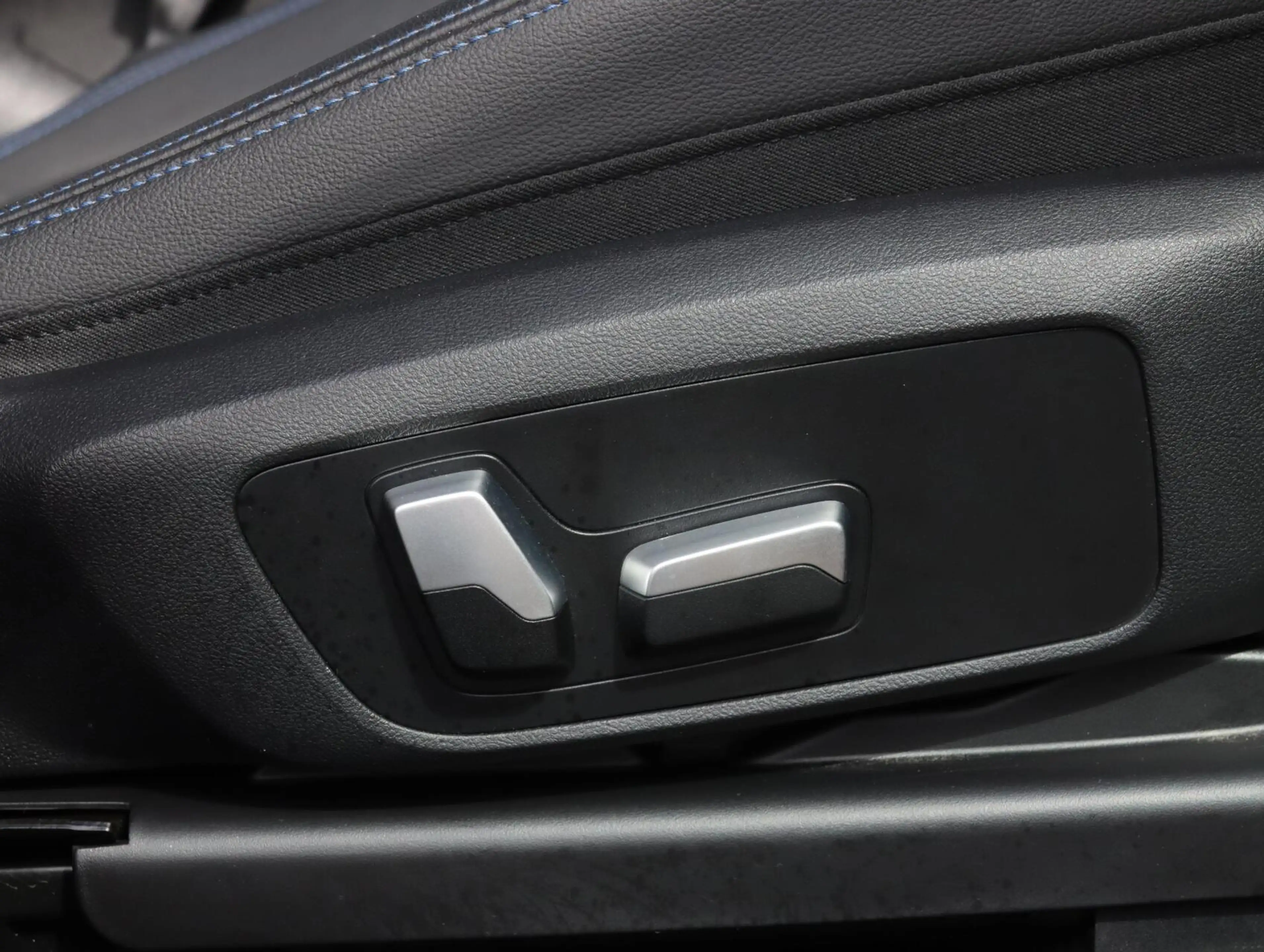 BMW iX3 High Executive 80kWh M-sport | SOH 92,5% | Panoram — photo 38