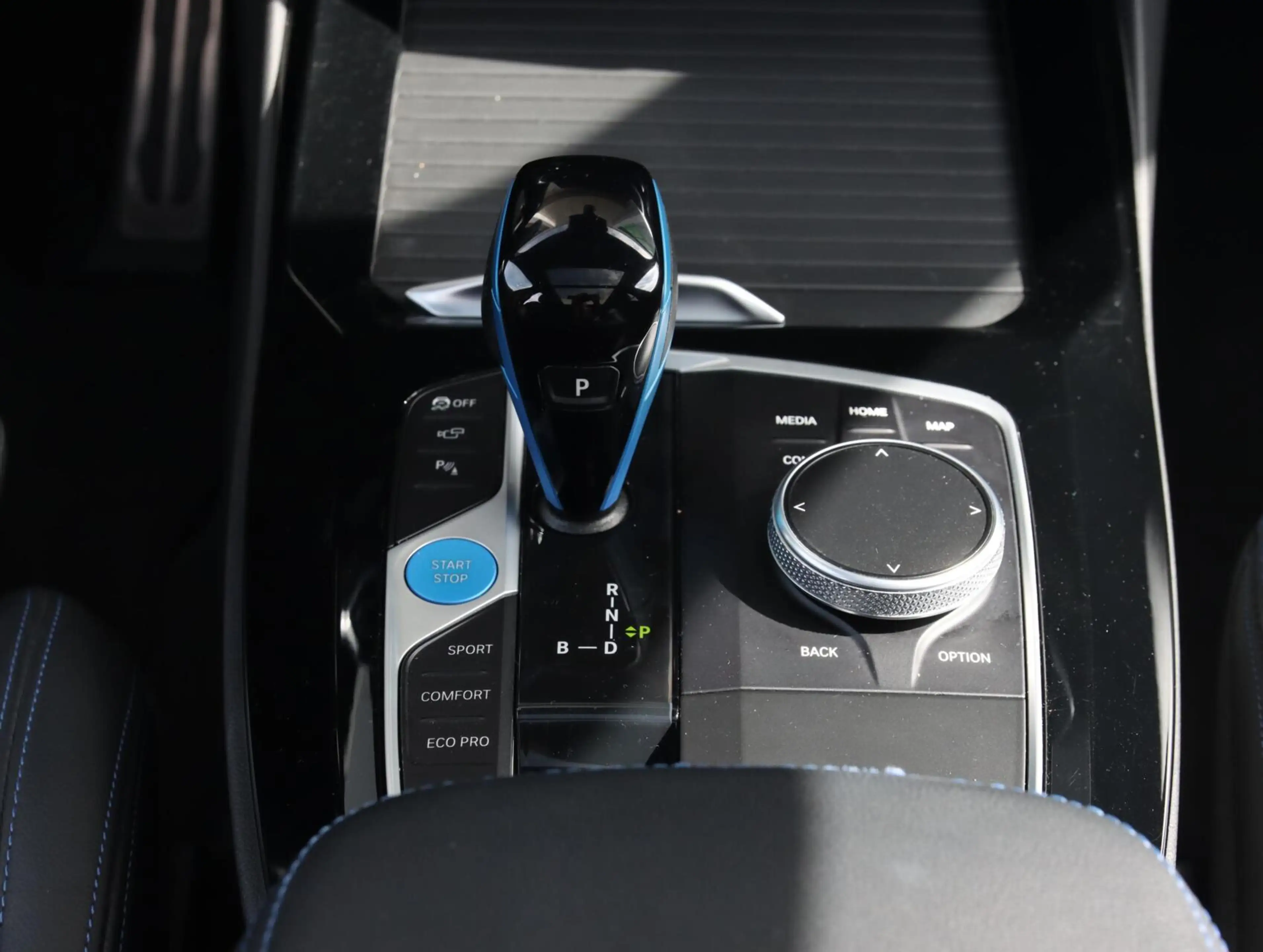 BMW iX3 High Executive 80kWh M-sport | SOH 92,5% | Panoram — photo 47