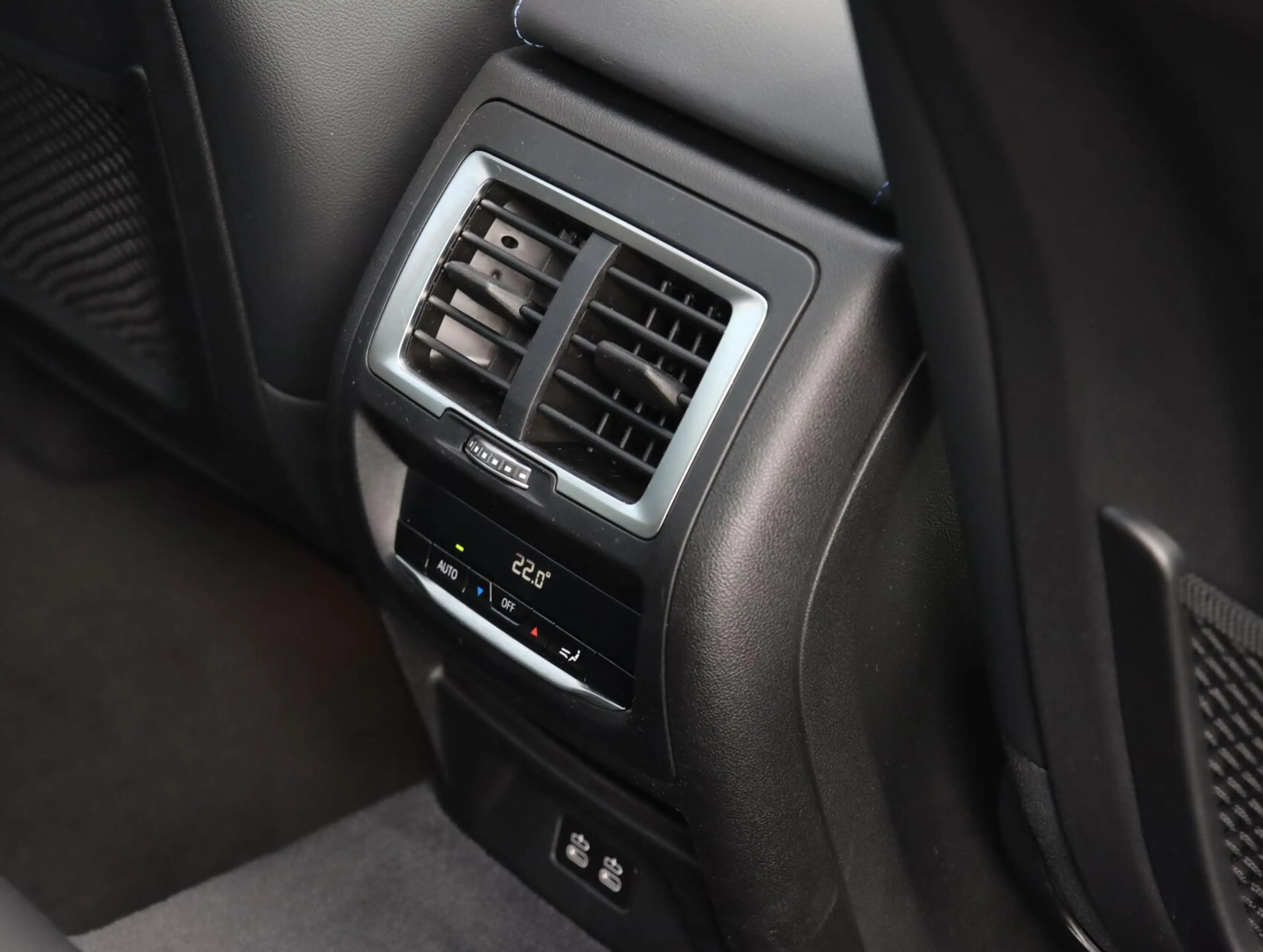 BMW iX3 High Executive 80kWh M-sport | SOH 92,5% | Panoram — photo 36