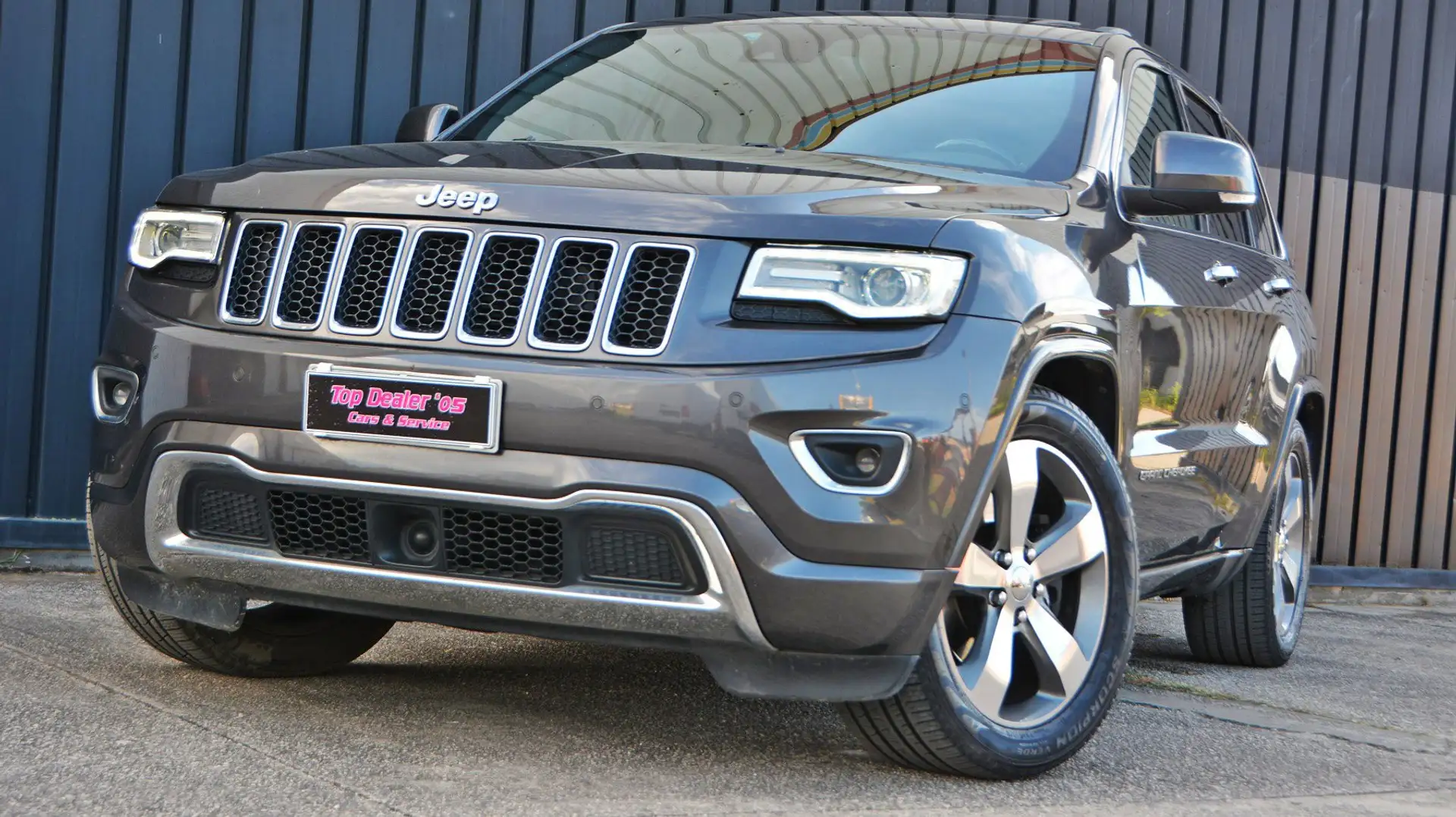 Jeep Grand Cherokee 3.0 crd V6 Overland s Šedá - 2