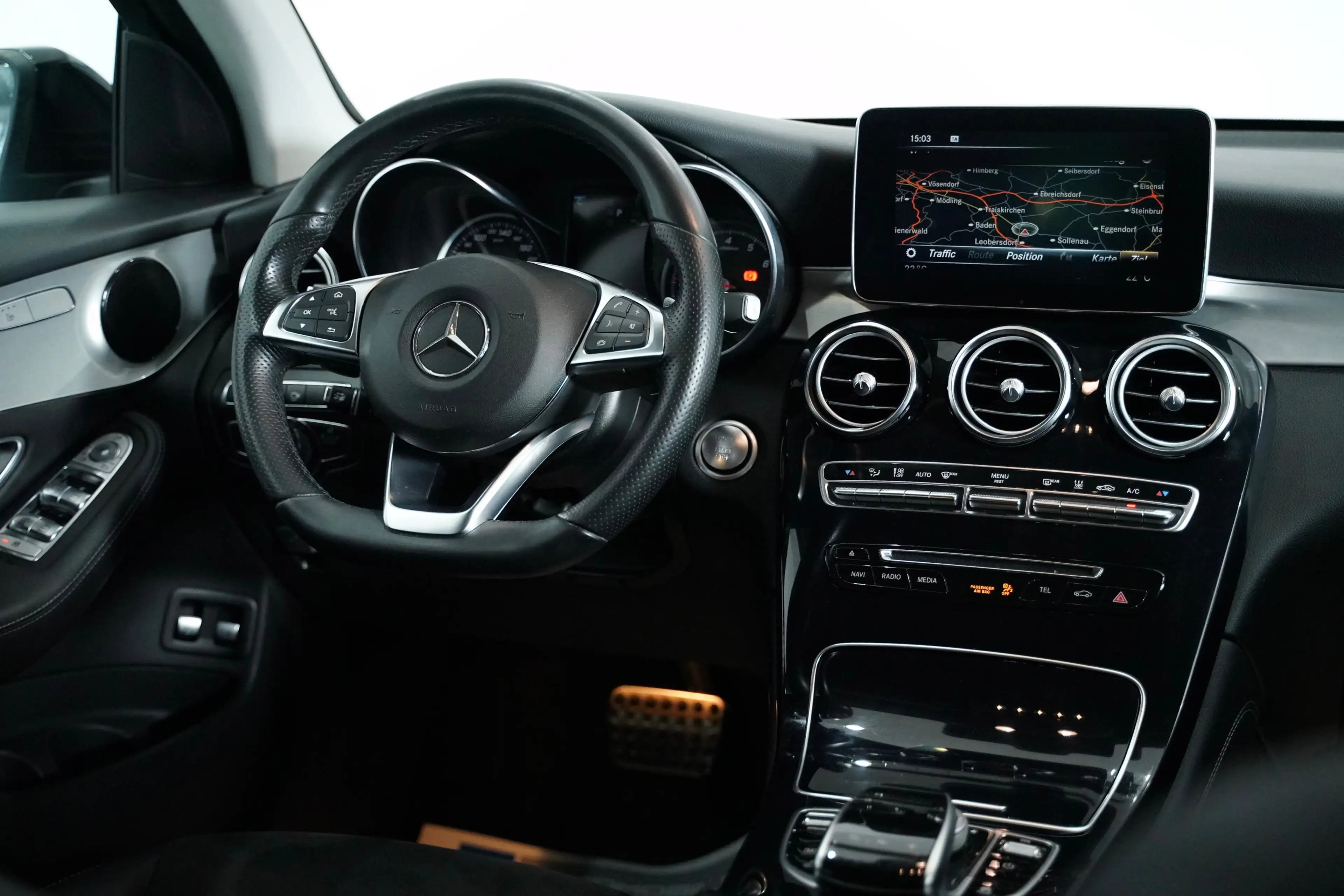 Mercedes-Benz GLC 350 GLC 350 e 4Matic // AMG -LINE // — photo 13