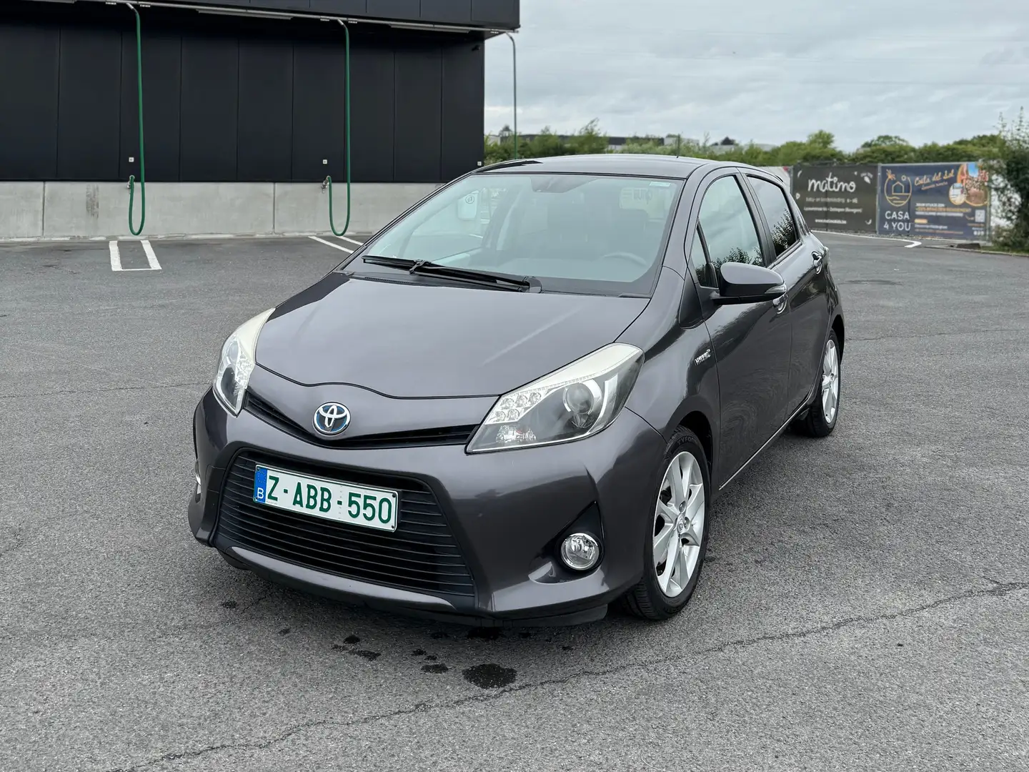 Toyota Yaris Yaris Hybrid 1.5 VVT-i Automaat/ Camera/ Pano Gris - 1