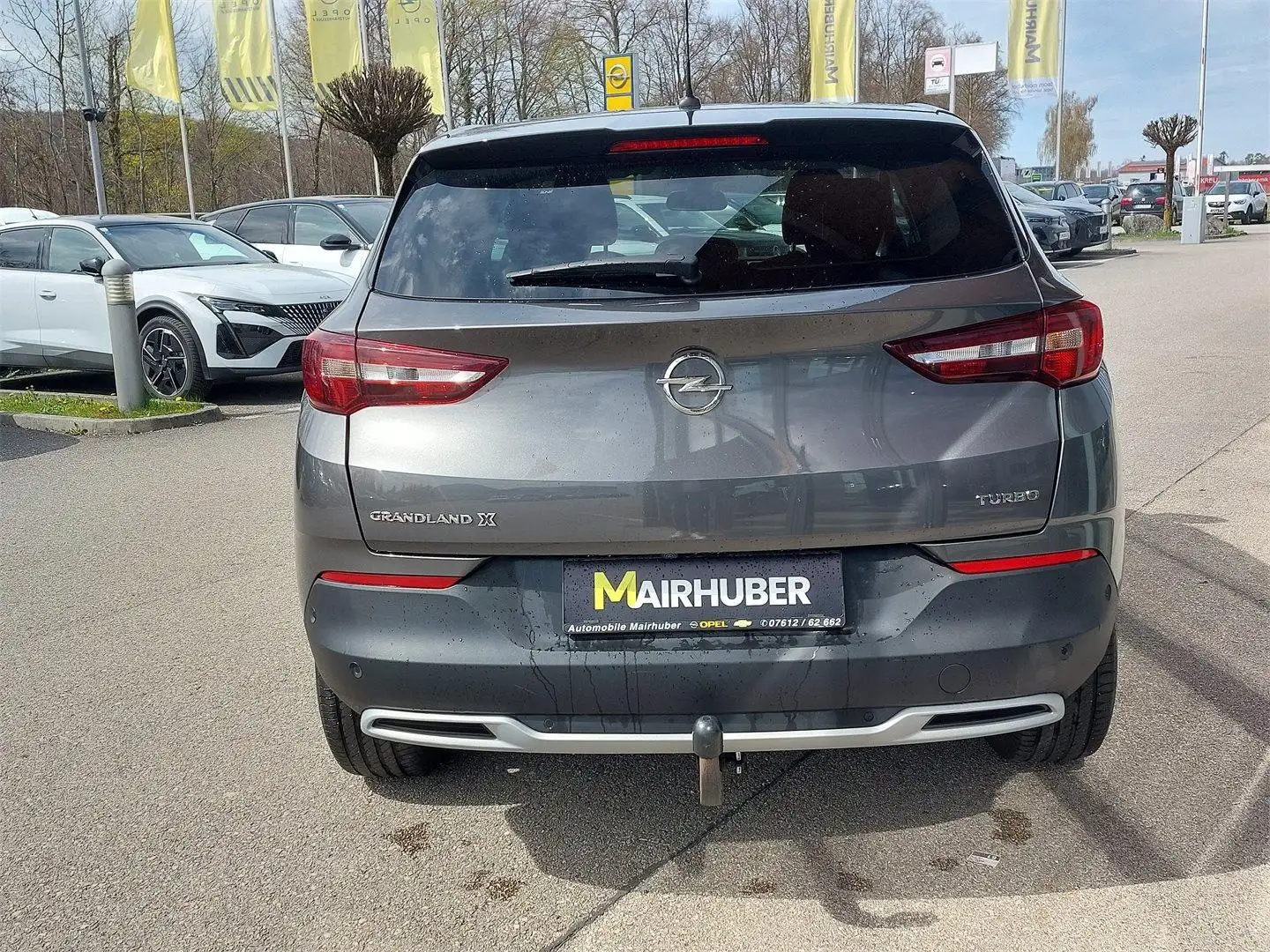 Opel Grandland X 1,2 Turbo Innovation 130 PS AT8 Grau - 2