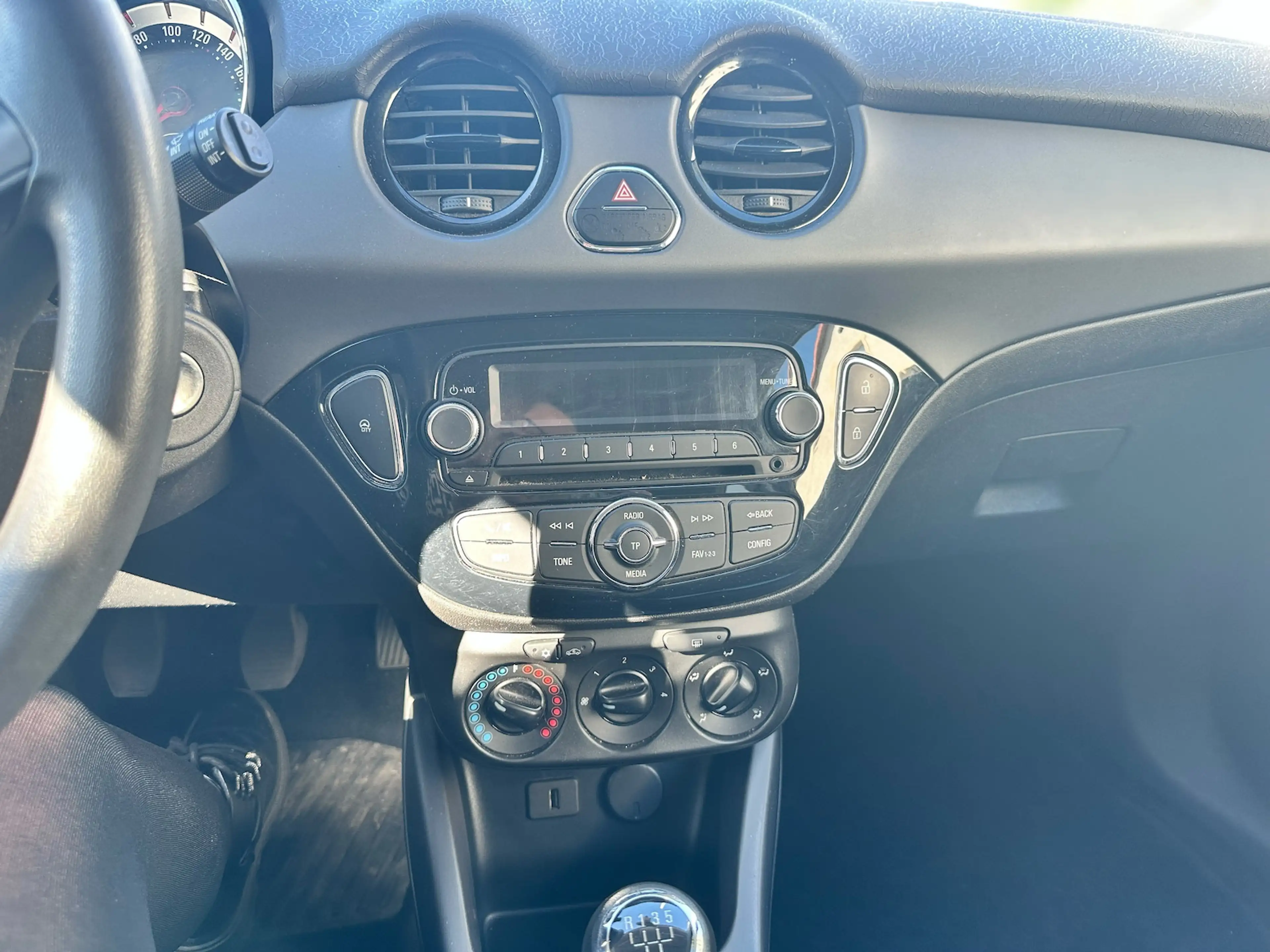 Opel Adam Basis — photo 14