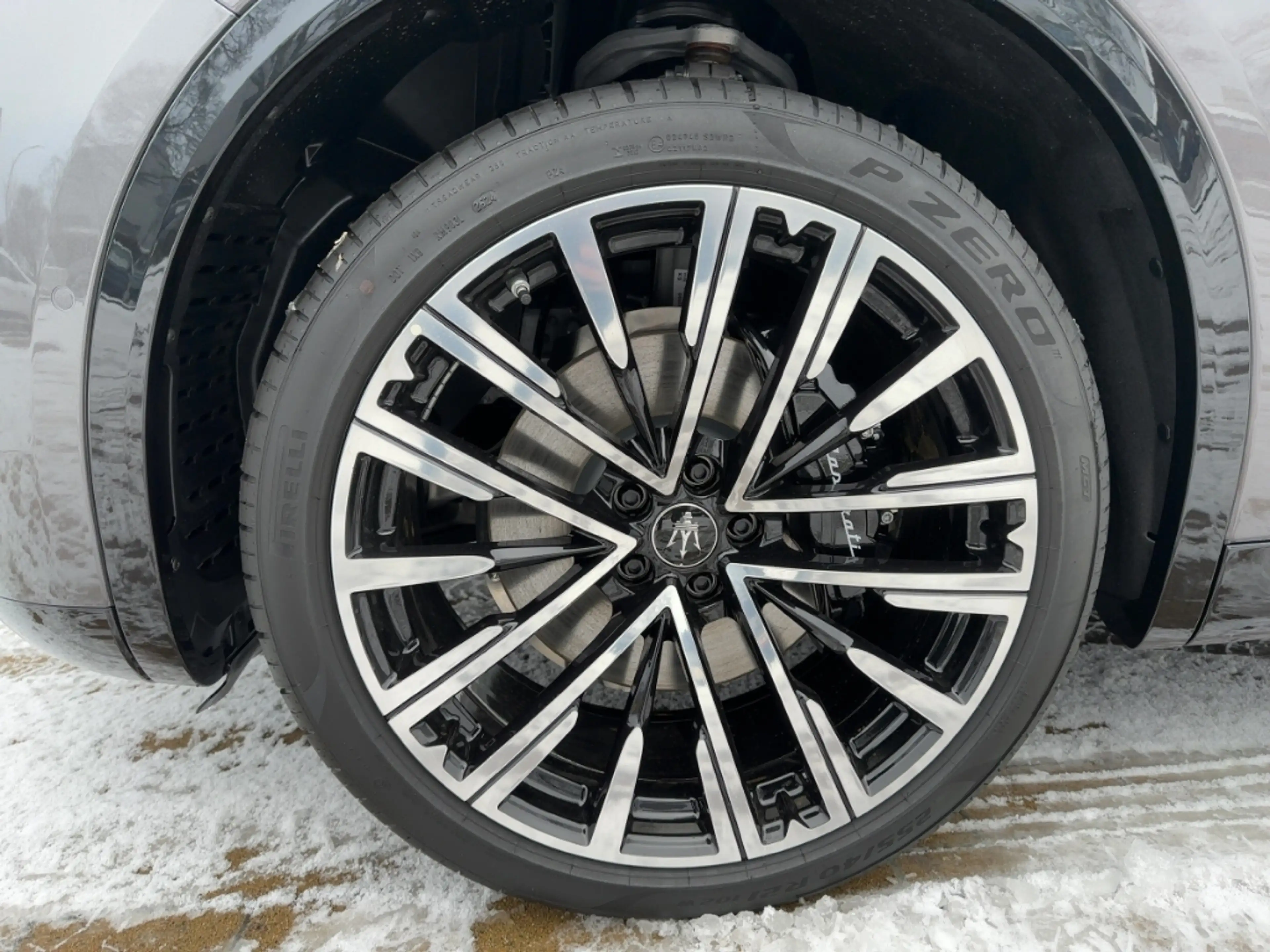 Maserati Grecale Modena MY25 330PS AWD - PANO - 360°- 21 Zoll — photo 7
