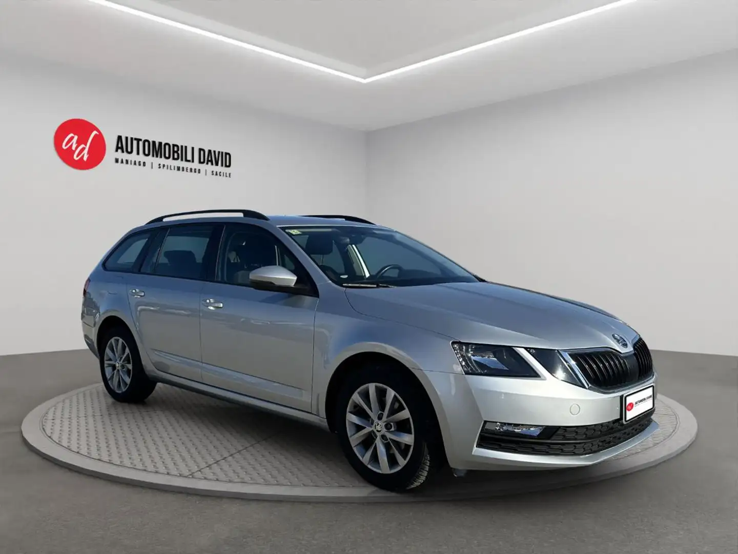 Skoda Octavia 1.6 TDI CR 115 CV DSG Wagon Executive Argent - 2