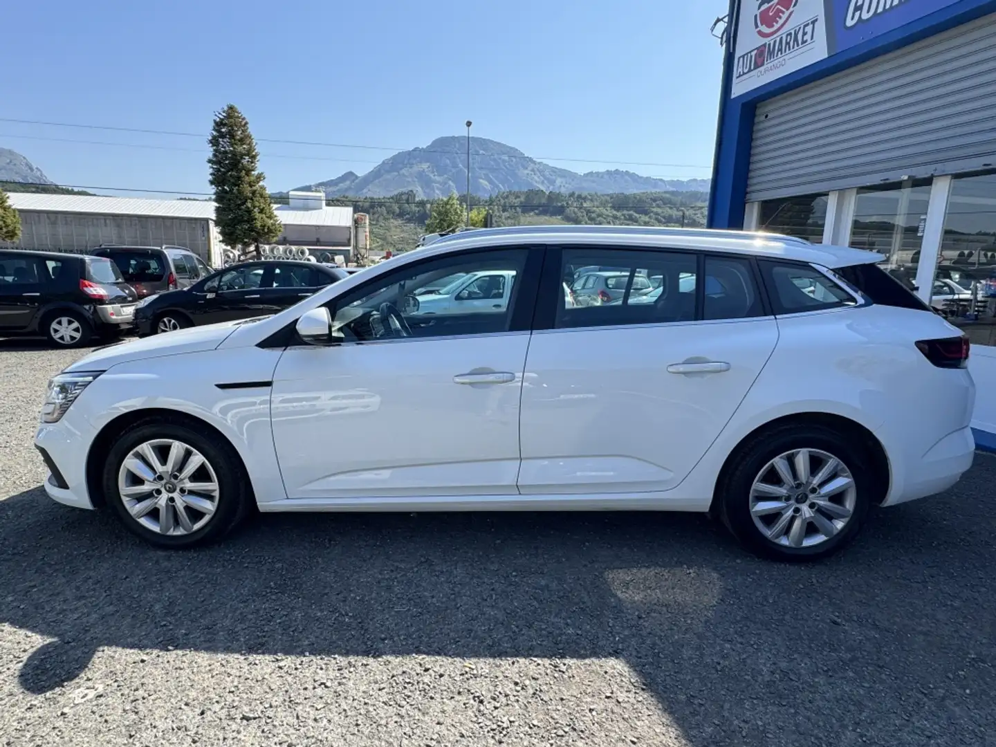Renault Megane S.T. 1.5dCi Blue Zen EDC 85kW Wit - 2