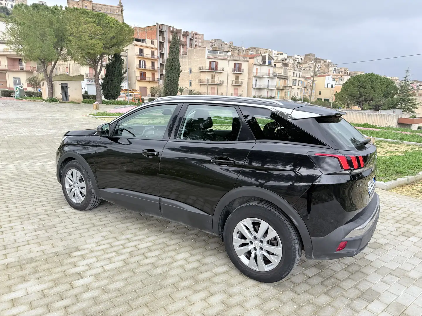 Peugeot 3008 1.5 bluehdi Active s&s 130cv - 1