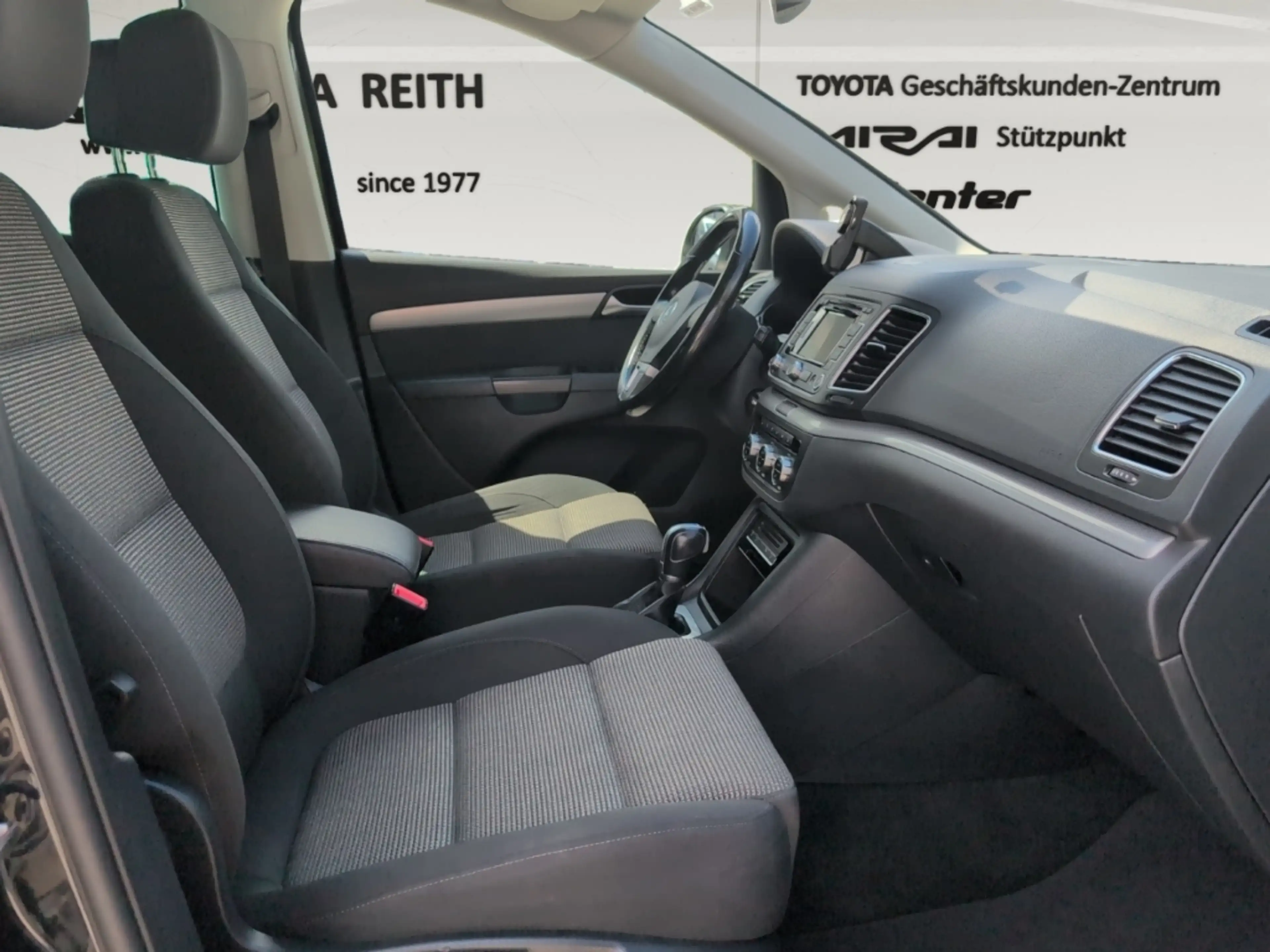 Volkswagen Sharan Comfortline BMT 1.4 TSI DGS El. Panodach Navi Dyn. — photo 9