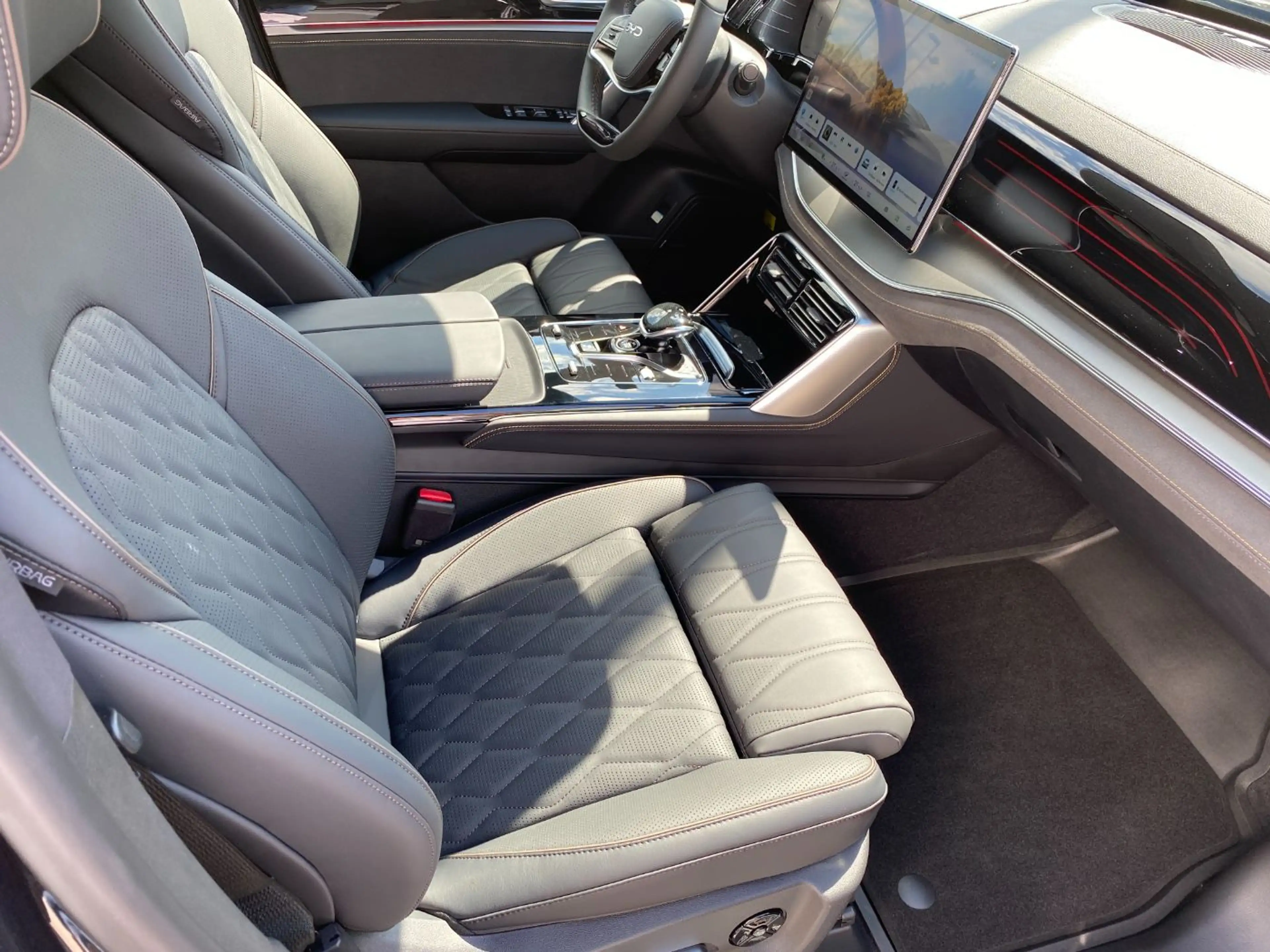 BYD Tang EV PTS DAB CarPlay HUD Shz KeyGo eHeck Ambi — photo 12