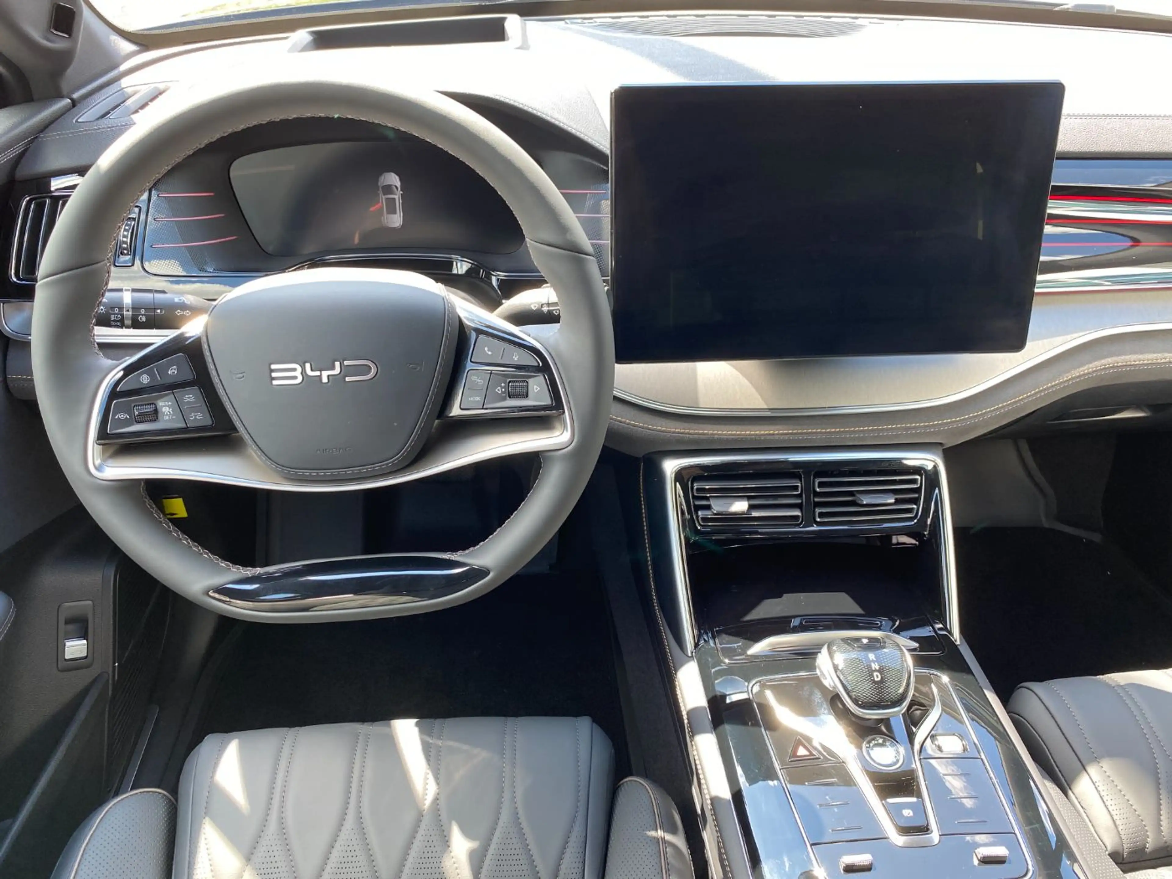 BYD Tang EV PTS DAB CarPlay HUD Shz KeyGo eHeck Ambi — photo 7