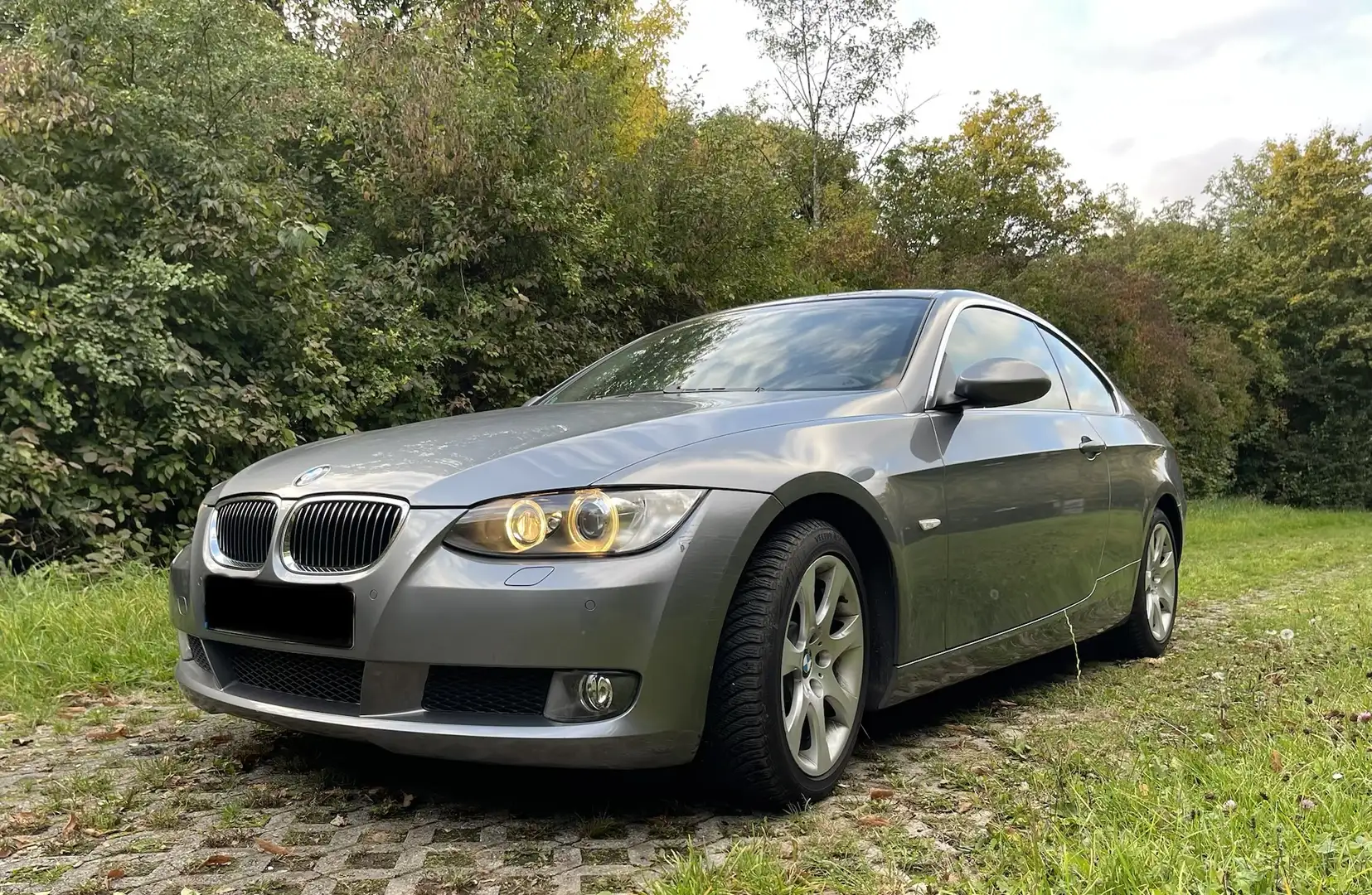 BMW 330 COUPÉ 330i * TÜV+ASU NEU* ORIGINAL 93 TKM* Grau - 1