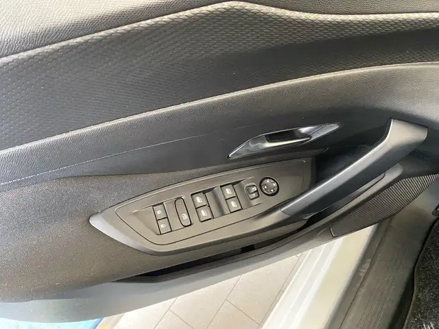 Peugeot 308 view 14