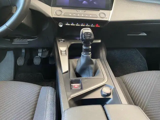 Peugeot 308 view 11